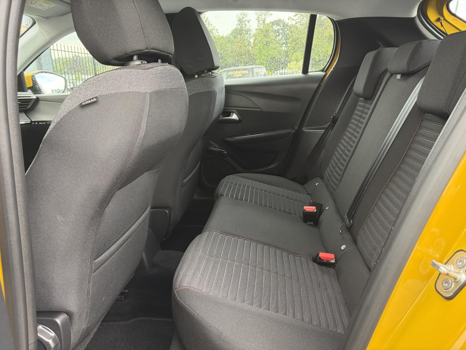 Peugeot 208 1.2 PureTech Blue Lease Active 102pk,2e Eigenaar,Navi,Apple Carplay/Android,Rijstrooksensor,6 Bak,Pdc,Dealer Onderhouden,N.A.P,Apk tot 04-2028