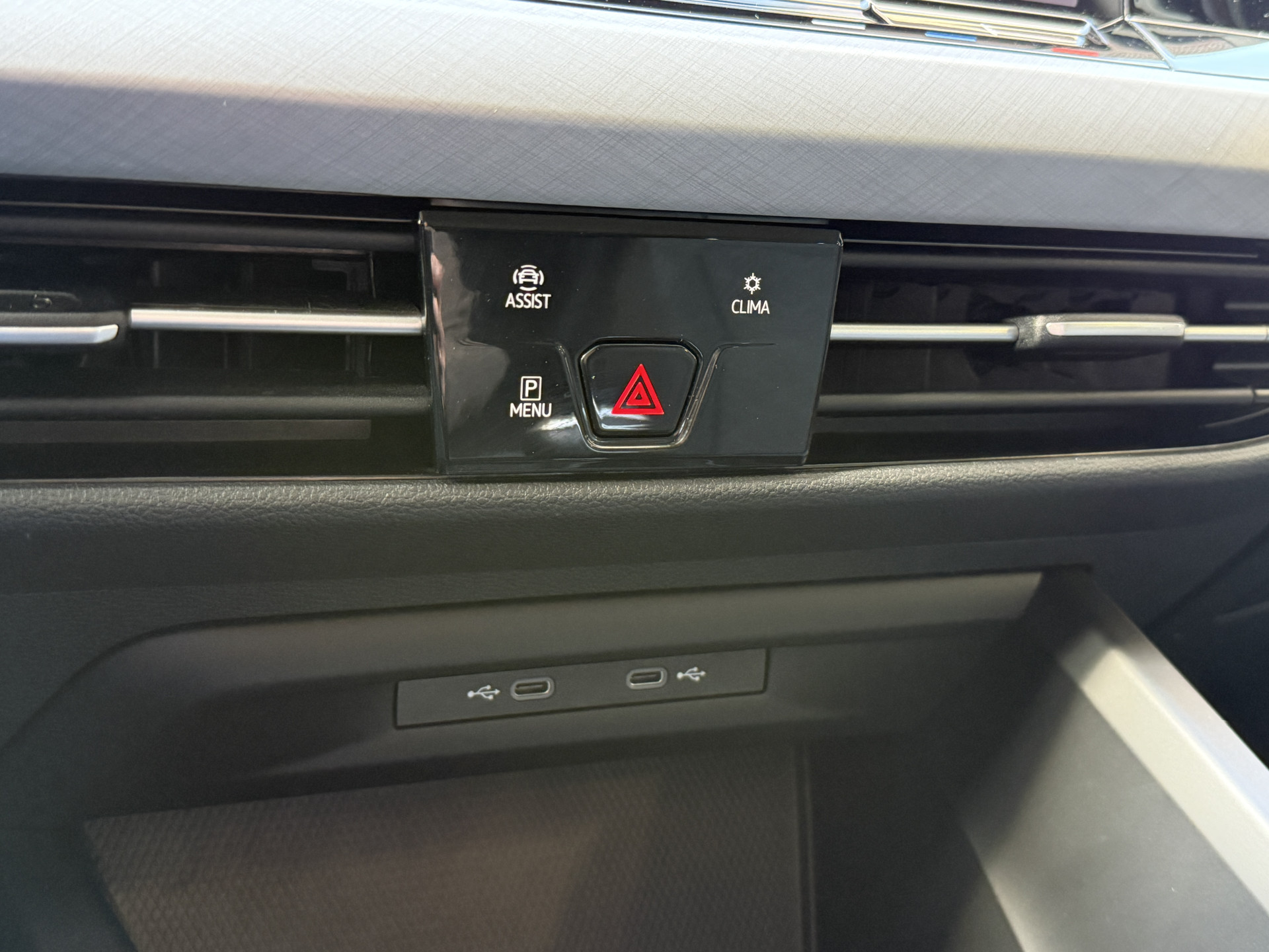 Volkswagen Golf Variant 1.0 TSI Life | Carplay | ACC | Draadloze lader