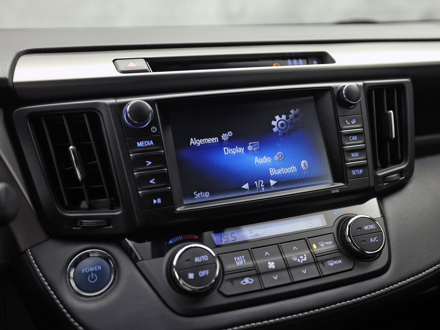 Toyota RAV4 2.5 Hybrid Energy 197Pk Automaat (BLACK PACK, NAVIGATIE, CAMERA, GETINT GLAS, SPORTSTOELEN, KEYLESS, ADAPTIVE CRUISE, NIEUWSTAAT)