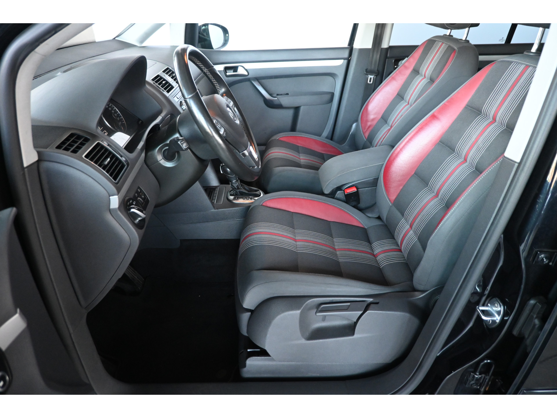 Volkswagen Touran 1.4 TSI Comfortline Clima Cruise control Stoelverwarming 100% Onderhouden! Inruil Mogelijk!