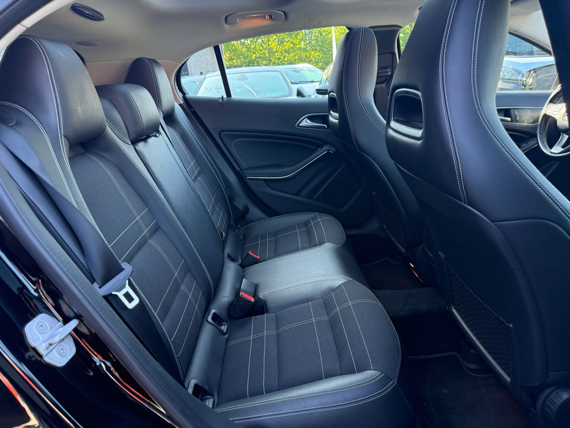 Mercedes-Benz GLA-klasse 200 Prestige | 1E EIGENAAR | 3/6/12MND GARANTIE| AUTOMAAT | PANO | LED | TREKHAAK | CRUISE | LMV |