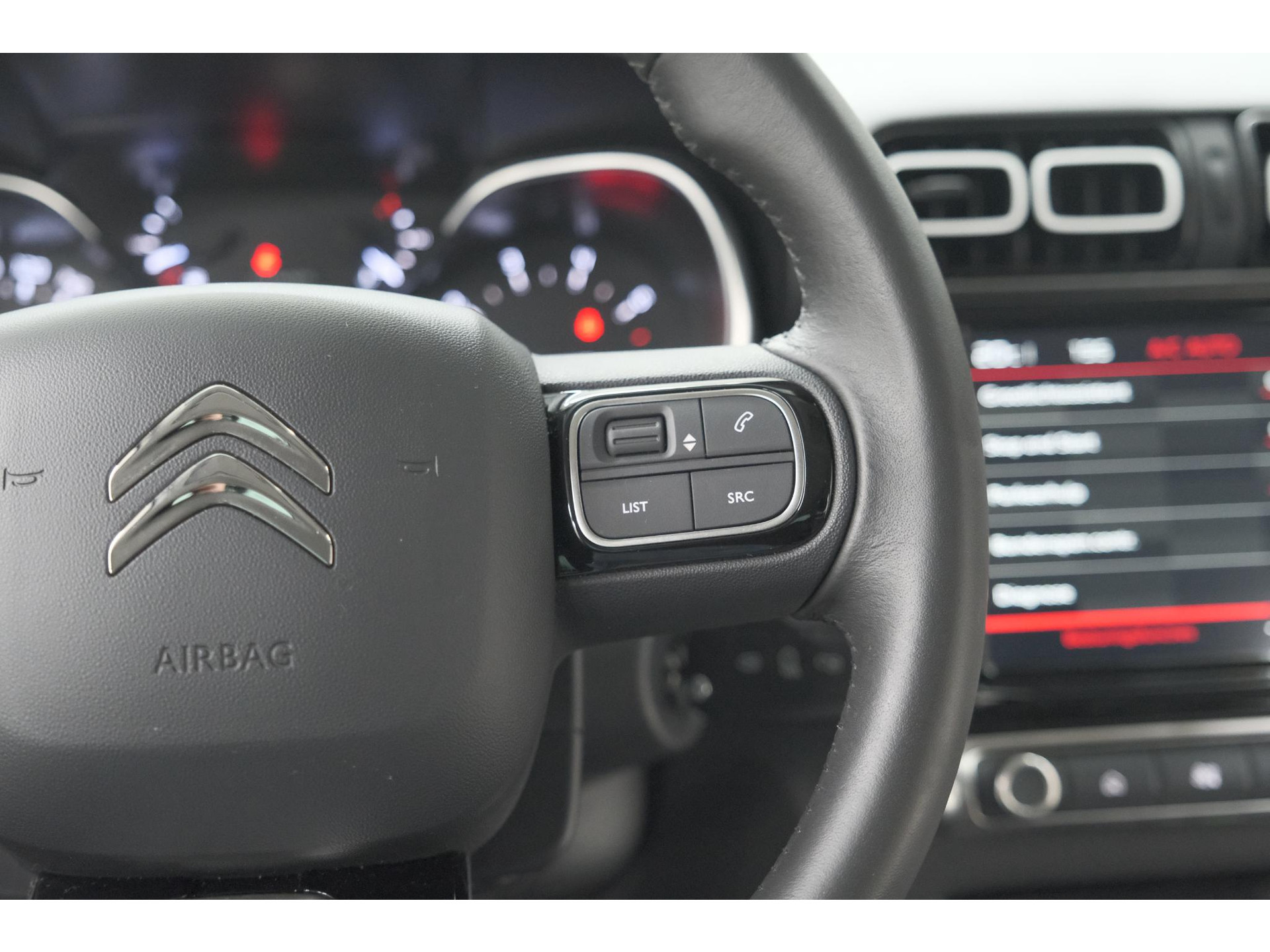 Citroen C3 Aircross PureTech 130 EAT6 Max | Allseason Banden | Parkeersensoren | Navigatie | Apple Carplay