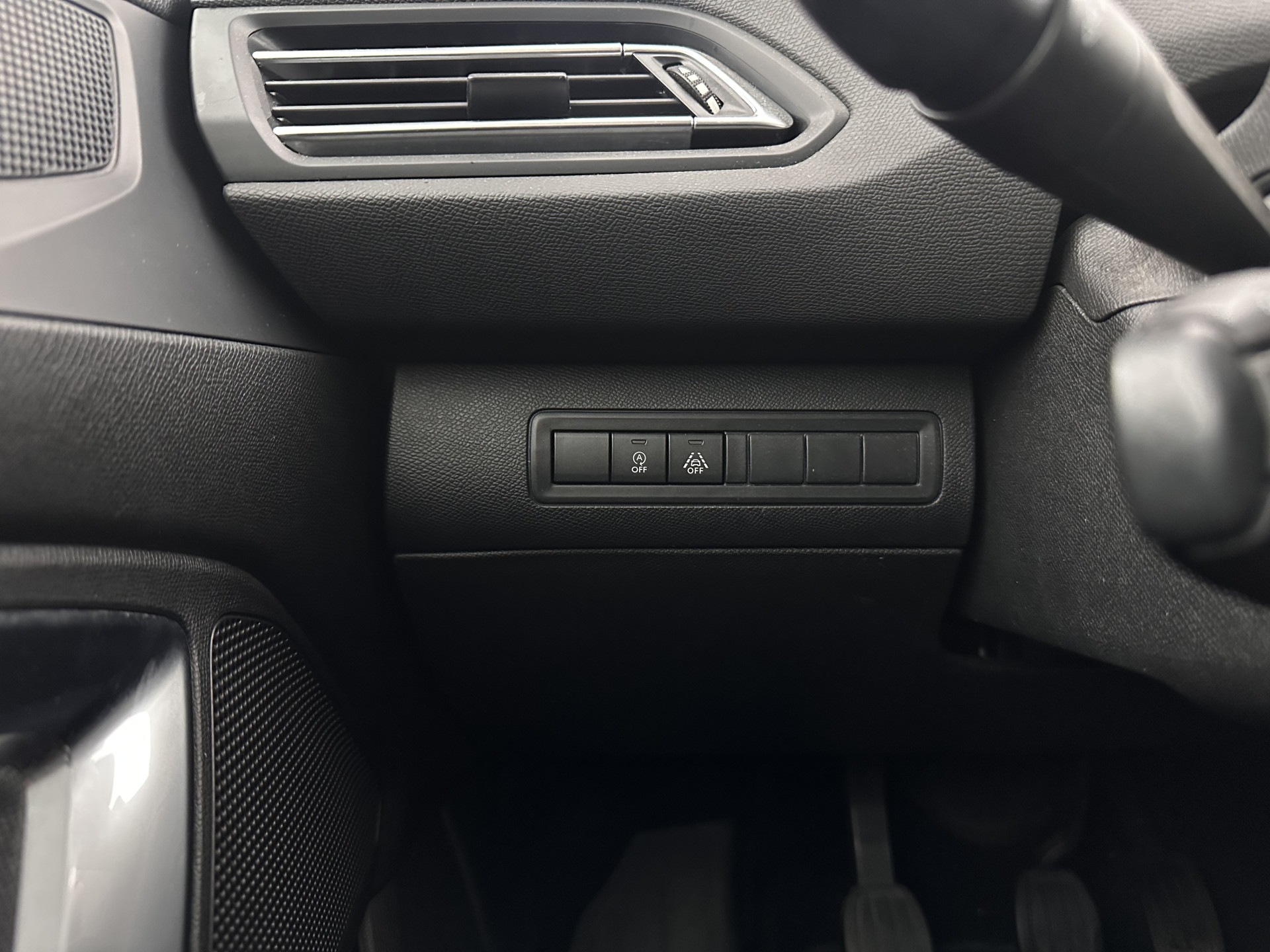 Peugeot 308 1.5 Blue HDi Allure *FULL-LED | HEATED-SPORTSEATS | NAVI-FULLMAP | DAB | ECC | PDC | CRUISE | PRIVACYGLASS | 16''ALU*