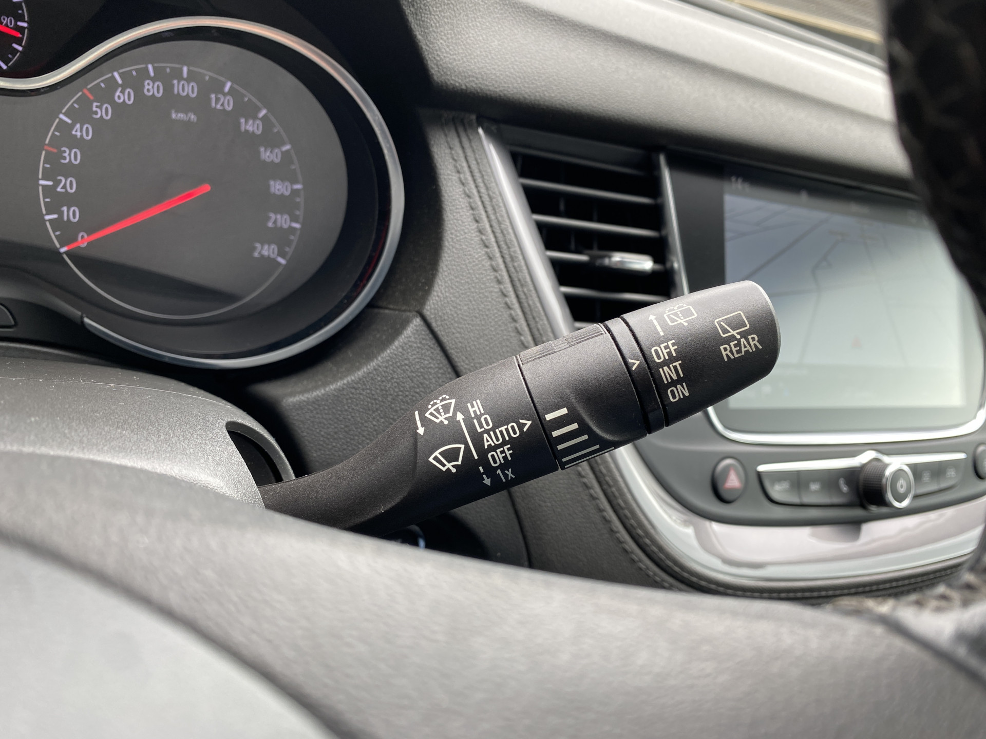 Opel Grandland X 1.2 Turbo Ultimate 130 pk AUT. | dealer onderhouden | navigatie | 360 camera | elektr. a. klep | stoel-stuurverw.