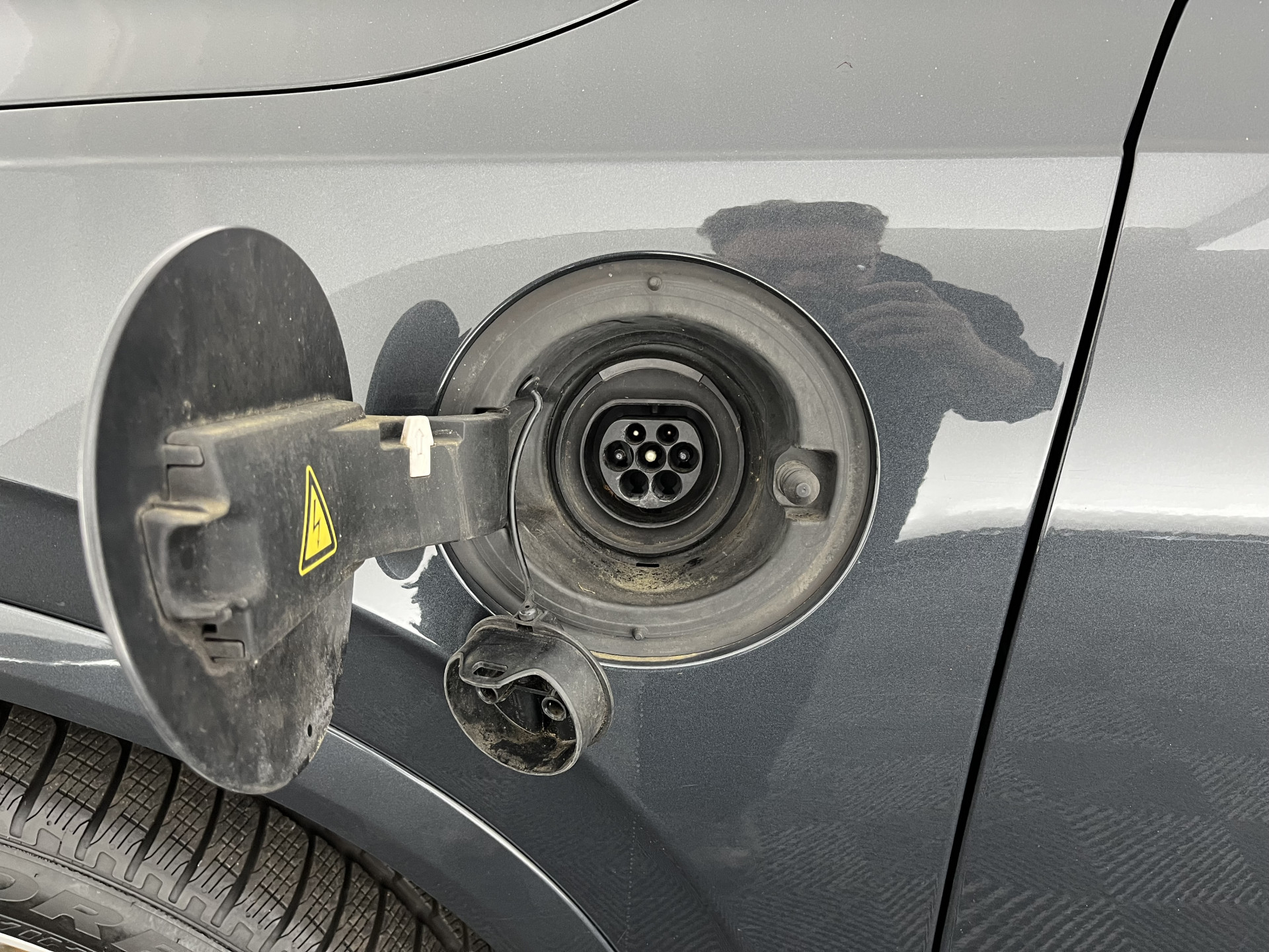 Volvo XC90 2.0 T8 Twin Engine AWD Inscription [ 7-Pers. ] (INCL-BTW) Aut. *PANO | HEAD-UP | LUXURY-LEATHER | FULL-LED | DIGI-COCKPIT | NAVI-FULLMAP | CARPLAY | ECC | HEATED-COMFORTSEATS | LANE-ASSIST | PDC | TOWBAR | 19"ALU*