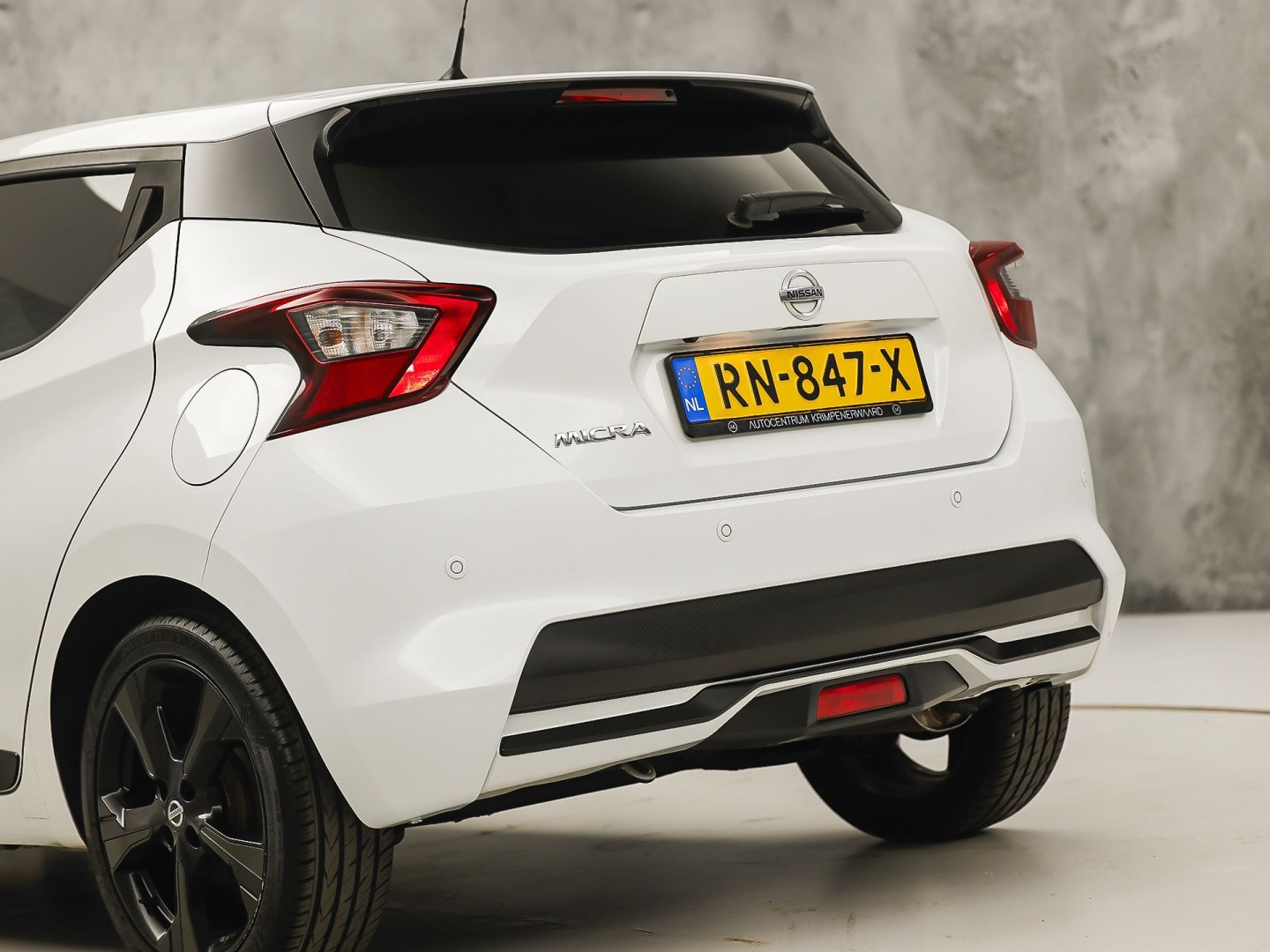 Nissan Micra 0.9 IG-T N-Connecta Sport (NAVIGATIE, CLIMATE, CAMERA, GETINT GLAS, SPORTSTOELEN, ELEK RAMEN, CRUISE, NIEUWSTAAT)