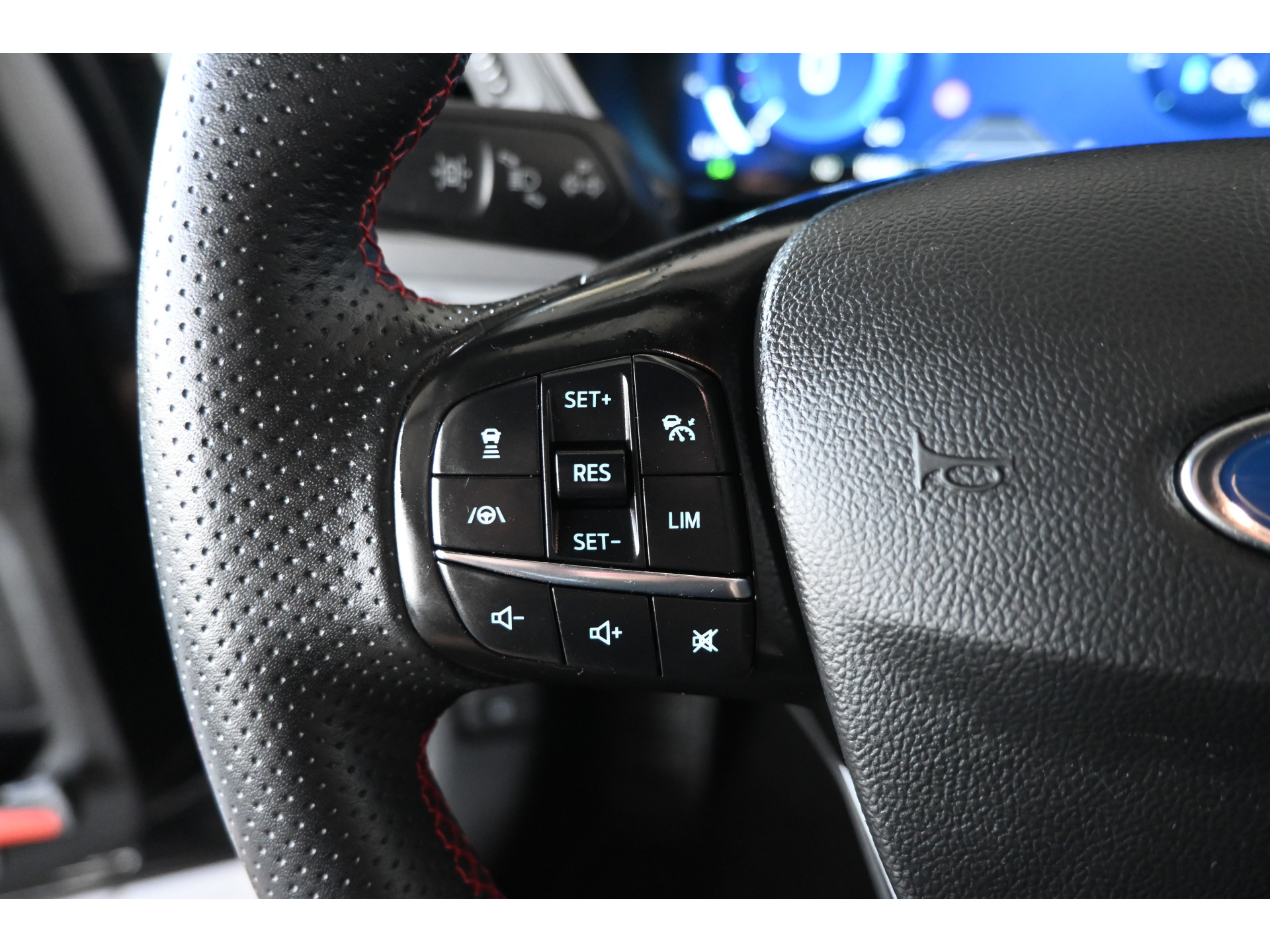 Ford Kuga 2.5 PHEV Vignale Automaat Navigatie Stoelverwarming Head Up! LED Camera Rijklaarprijs! Inruil Mogelijk!
