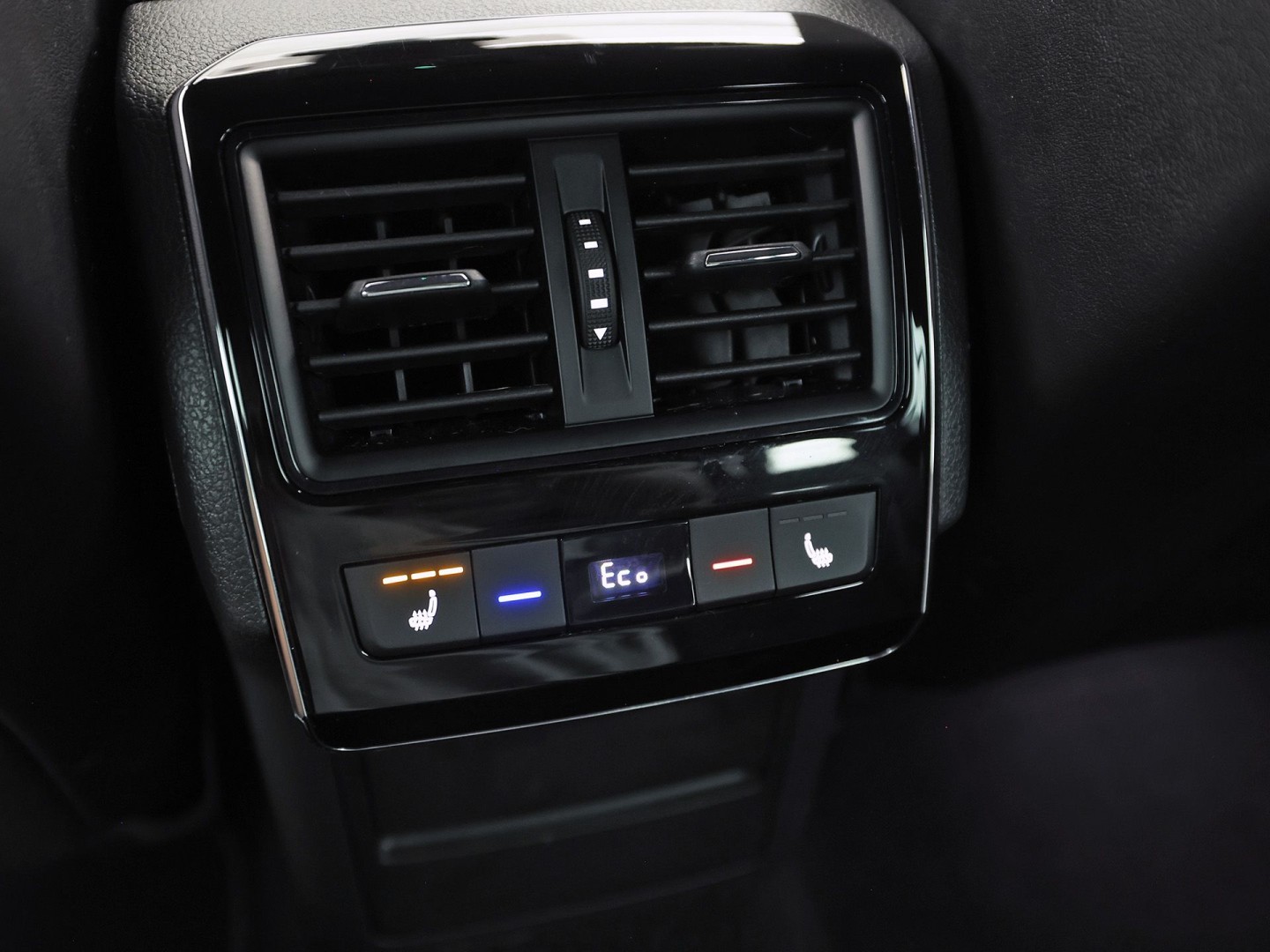 ŠKODA Superb Combi 1.4 TSI iV Sportline 218Pk Automaat (VIRTUAL COCKPIT, SOH 90,5%, APPLE CARPLAY, MEMORY SEATS, STOELVERWARMING ACHTER, GETINT GLAS, ADAPTIVE CRUISE, SFEERVERLICHTING, NIEUWE APK, NIEUWSTAAT)