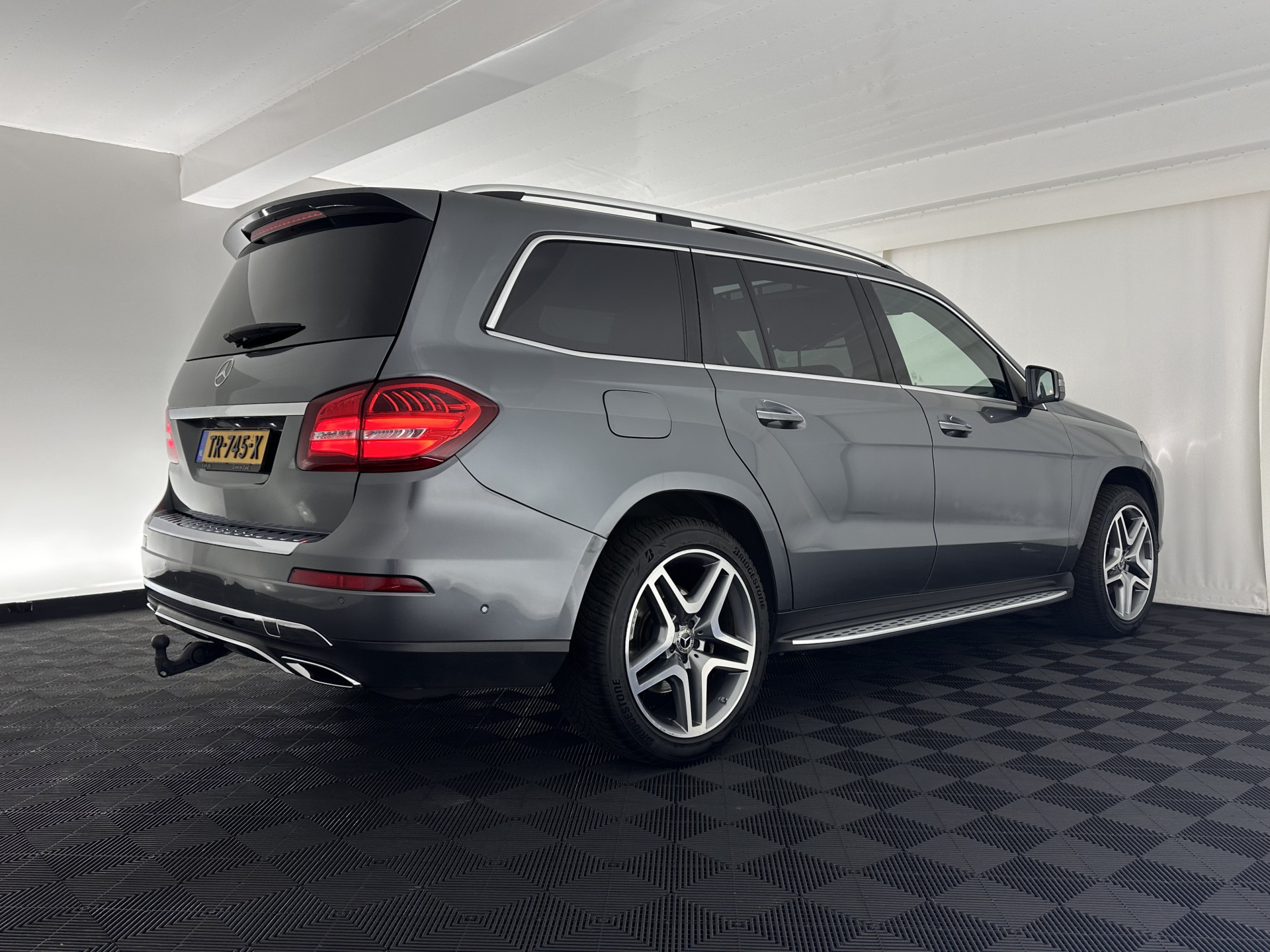Mercedes-Benz GLS 350 d 4MATIC AMG-Line [ 7-Pers ] *PANO | LEATHER | FULL-LED | DISTRONIC | NAVI-FULLMAP | HEAT/COLD-COMFORTSEATS | BLINDSPOT | MEMORY-PACK | HARMAN/KARDON | TOPVIEW | KEYLESS | SHIFTPADDLES | PRIVACY-GLASS | TOWBAR | 21''ALU*
