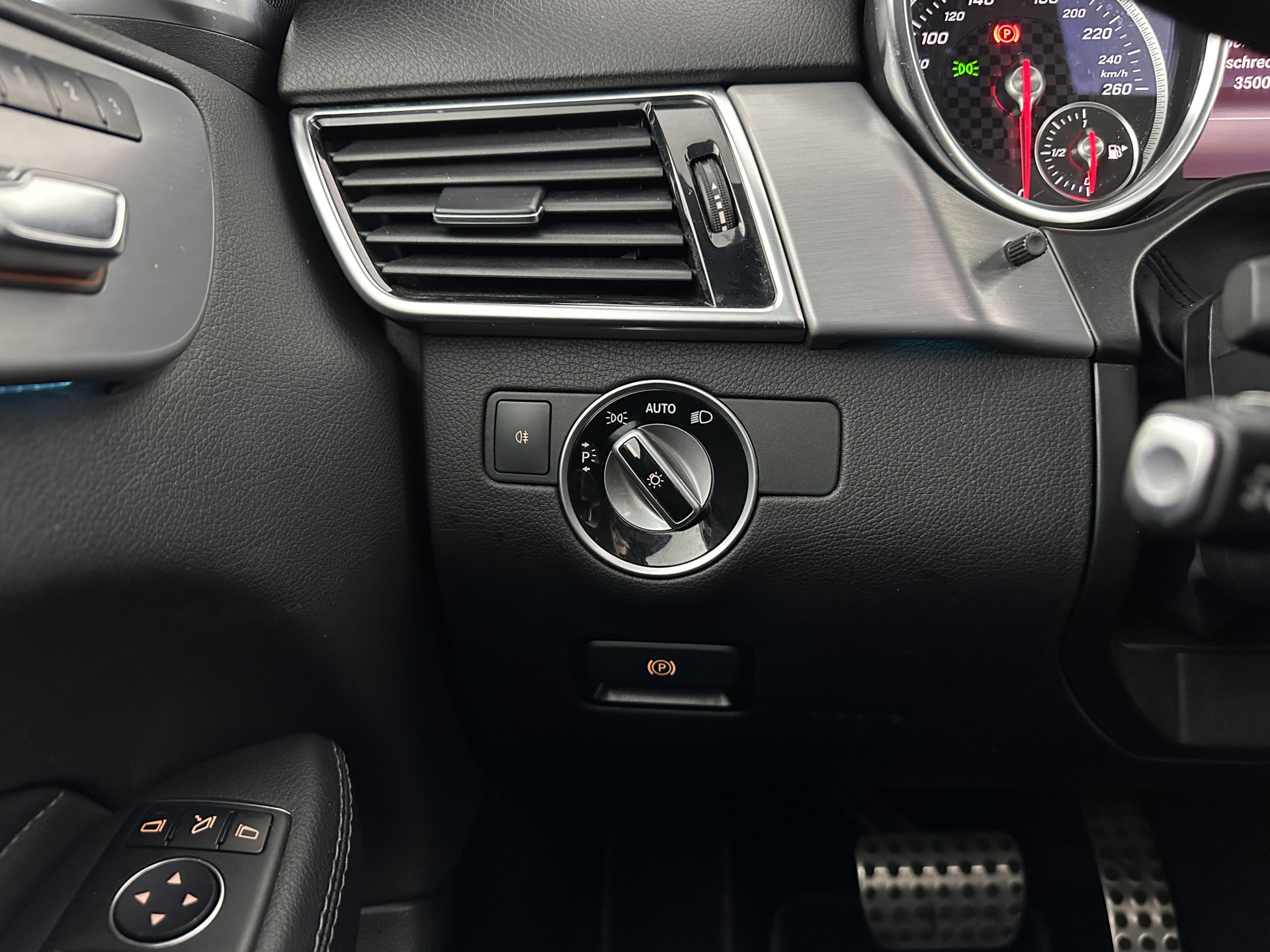 Mercedes-Benz GLE-klasse 350 d 4MATIC AMG Sport Edition (INCL-BTW) *PANO | DISTRONIC-PLUS | LEATHER | FULL-LED | BLINDSPOT | HARMAN/KARDON | TOPVIEW | MEMORY-PACK | AIRSUSPENSION | HEATED-COMFORTSEATS | NAVI-FULLMAP | PRIVACYGLASS | 21"ALU*