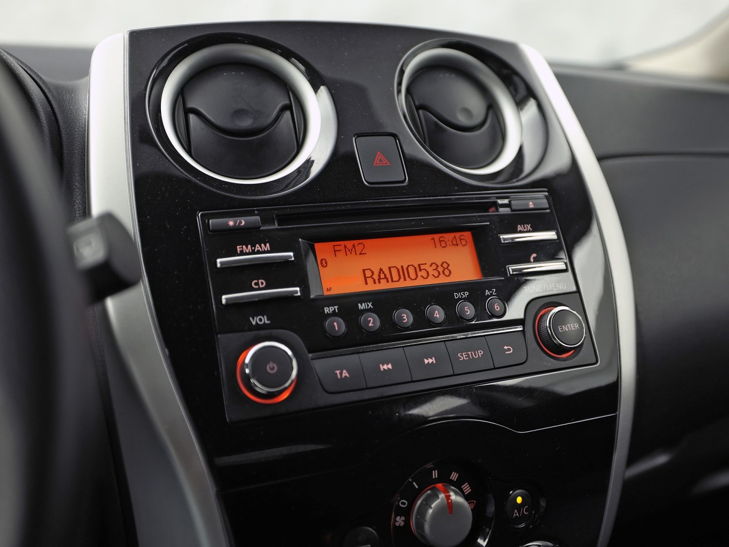 Nissan Note 1.2 Sport (AIRCO, GETINT GLAS, LM VELGEN, SPORTSTOELEN, CRUISE, NIEUWE APK, NIEUWSTAAT)