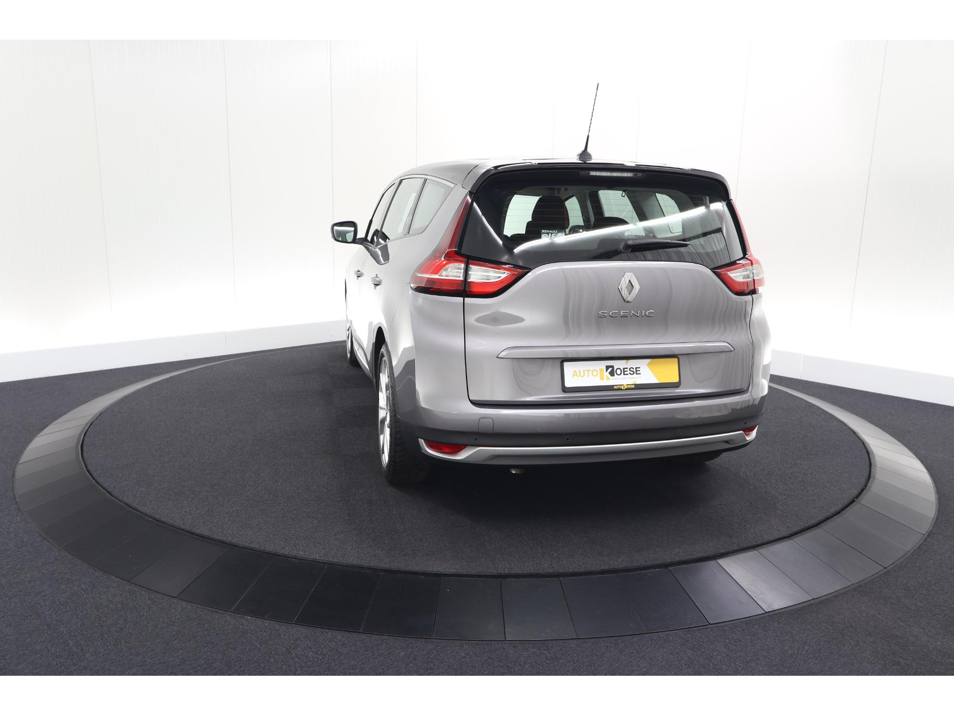 Renault Grand Scénic 1.3 Intens TCe 140 EDC | 7 Zitplaatsen | Apple Carplay | Camera | Parkeersensoren voor + achter