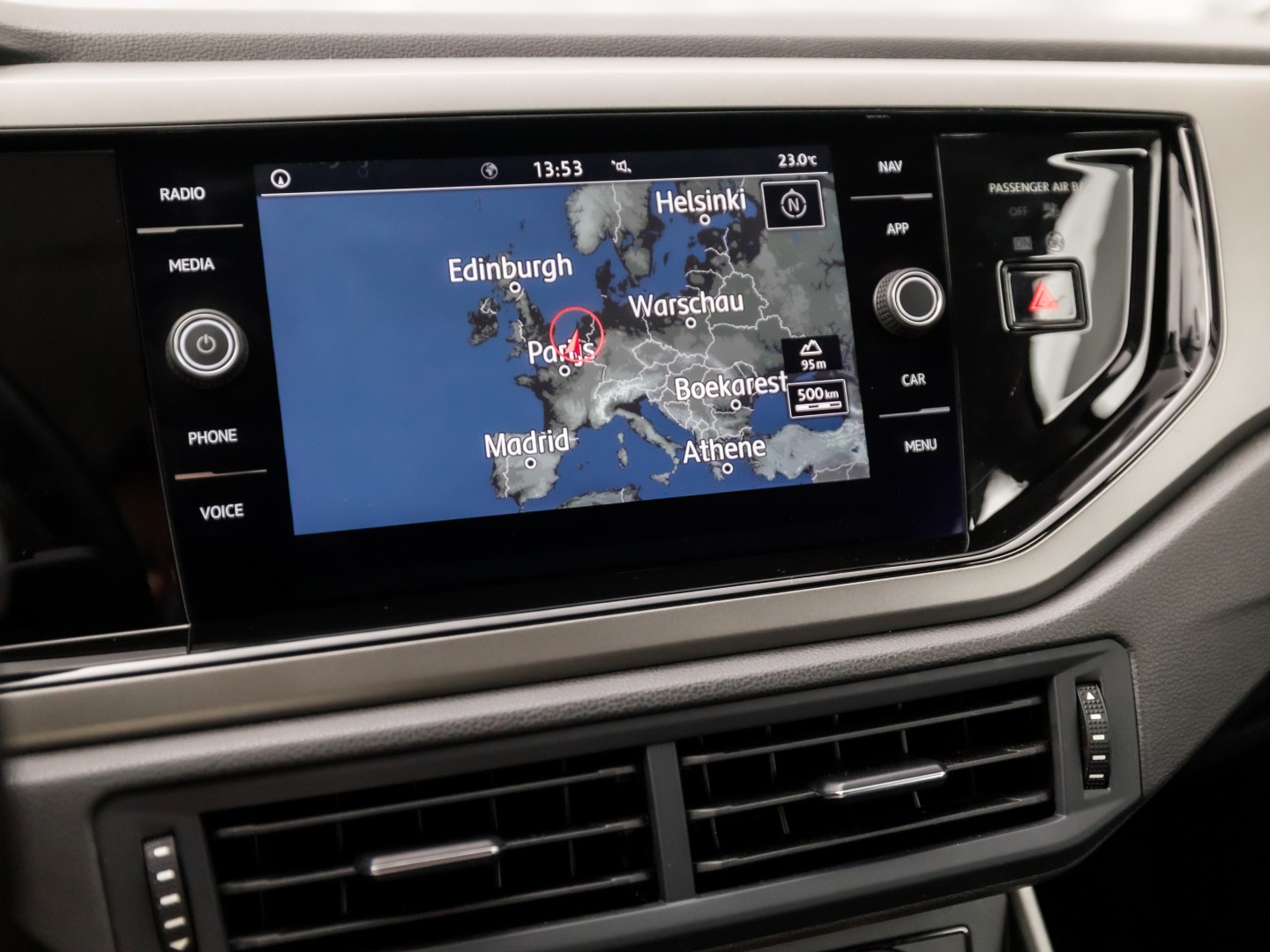 Volkswagen Polo 1.0 TSI Sportline (APPLE CARPLAY, GROOT NAVI, GETINT GLAS, LM VELGEN, SPORTSTOELEN, ADAPTIVE CRUISE, NIEUWSTAAT)