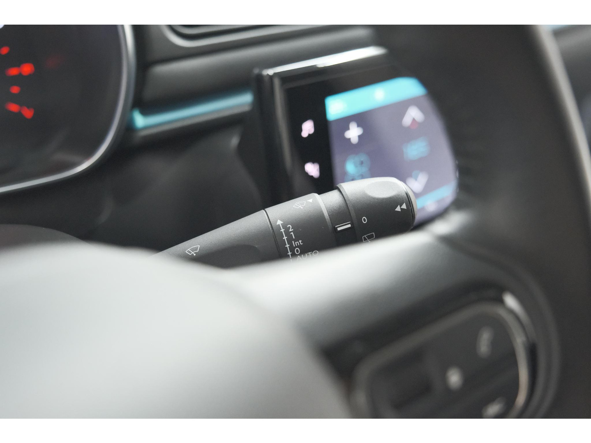 Citroen C3 PureTech 110 EAT6 Shine | Camera | Navigatie | Parkeersensoren | Apple Carplay | 17 Inch Lichtmetalen Velgen