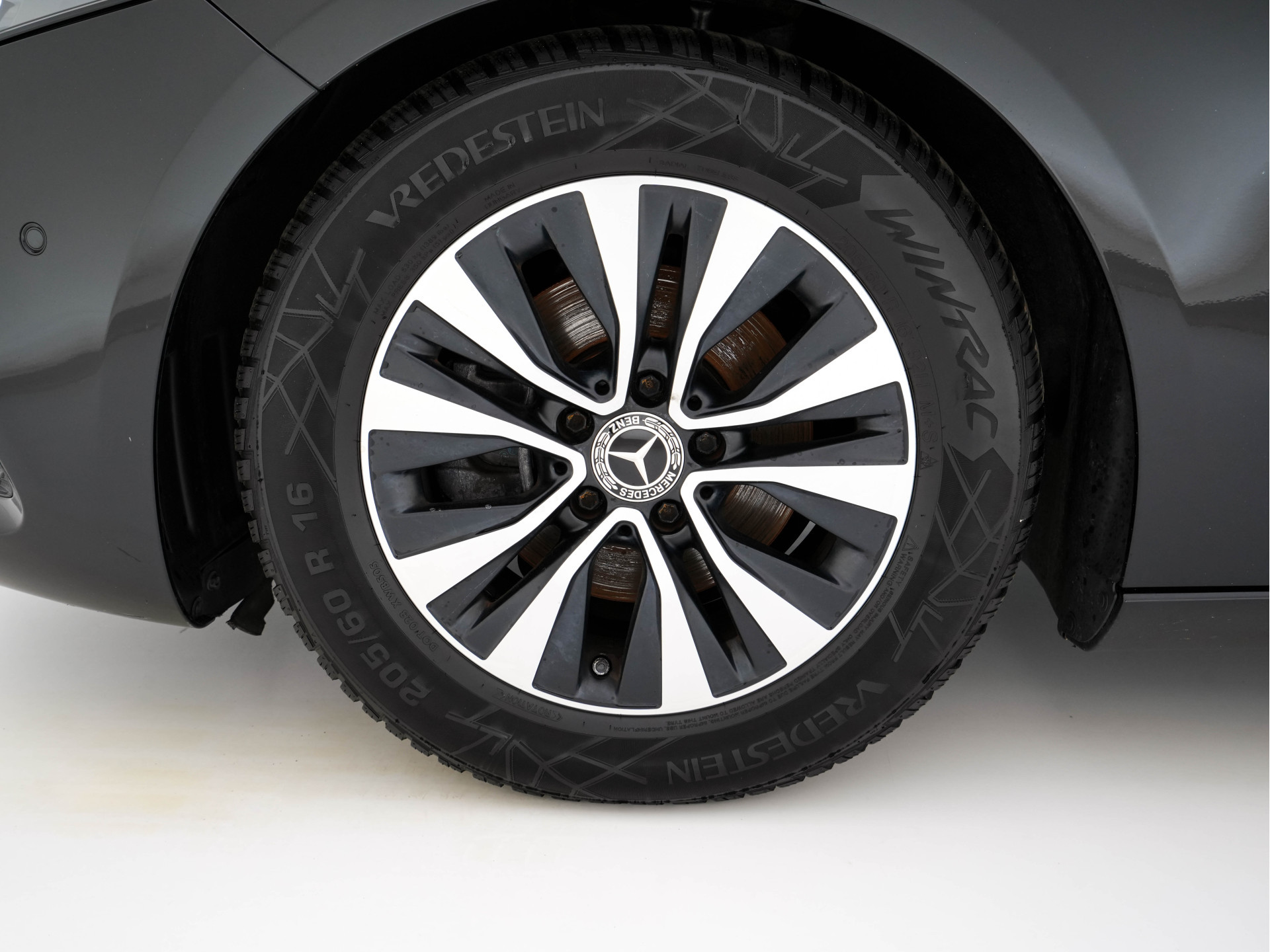 Mercedes-Benz A-klasse 160 Business Solution (INCL-BTW) *LEATHER- FABRIC | FULL-LED | WIDE-SCREEN-COCKPIT | CAMERA | NAVI-FULLMAP | HEATED-COMFORTSEATS | ECC | PRIVACY-GLASS | PDC | KEYLESS | CRUISE | CARBON-INLAY | 16''ALU*