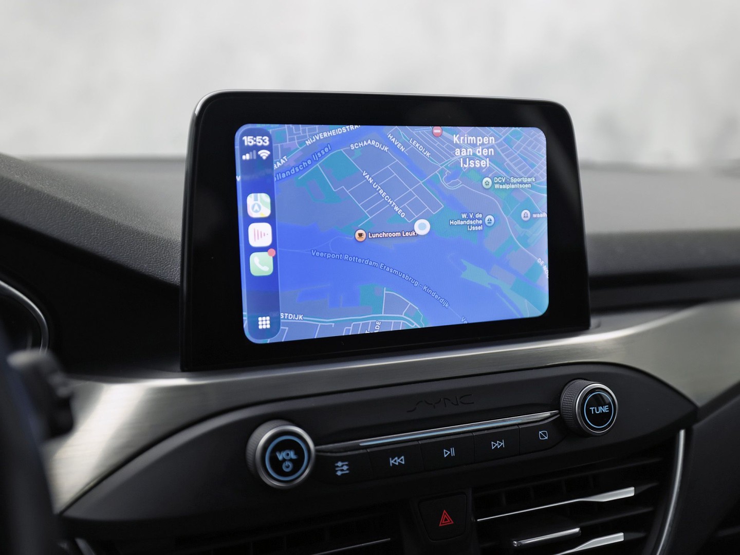 Ford Focus Wagon 1.0 EcoBoost Titanium Sport (APPLE CARPLAY, GROOT NAVI, STUUR/STOELVERWARMING, CAMERA, SPORTSTOELEN, GETINT GLAS, ADAPTIVE CRUISE, NIEUWSTAAT)