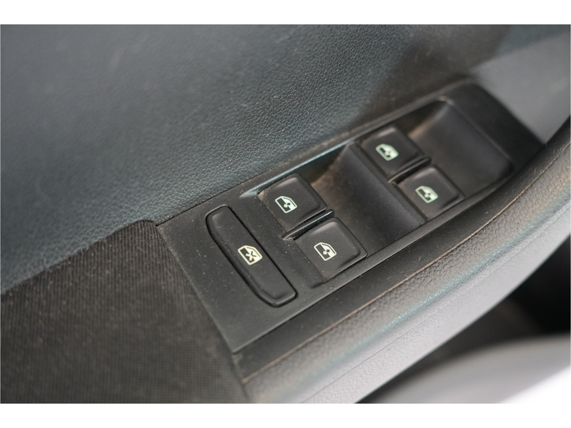 ŠKODA Fabia 1.0 TSI Drive | Navi | Cruise | PDC |