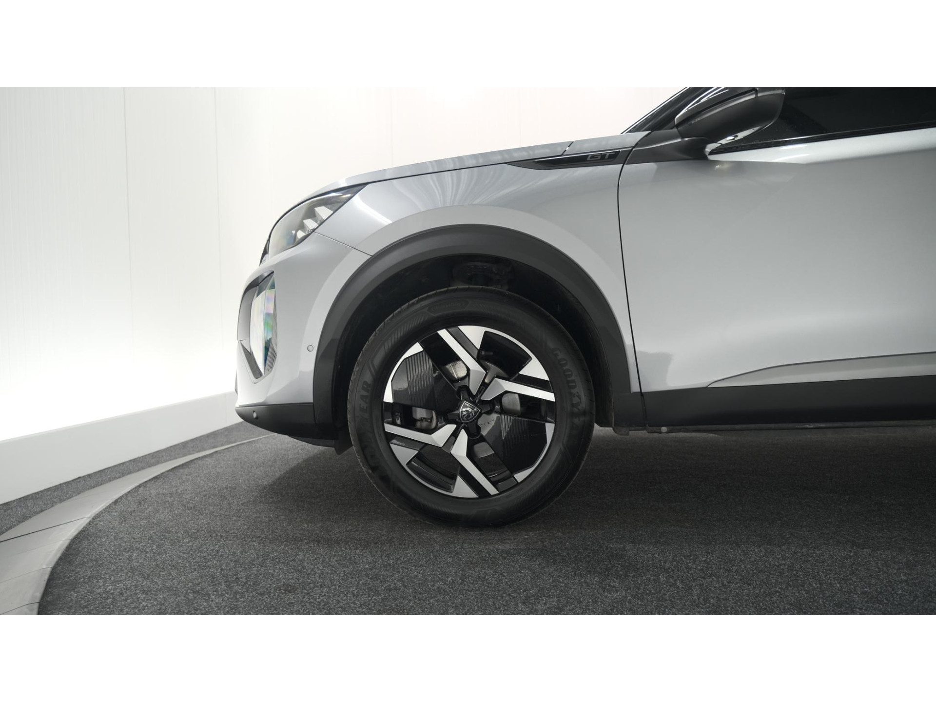 Peugeot 2008 PureTech 130 EAT8 GT | 360 Camera | Adaptieve Cruise Control | Dodehoekdetectie | Apple Carplay