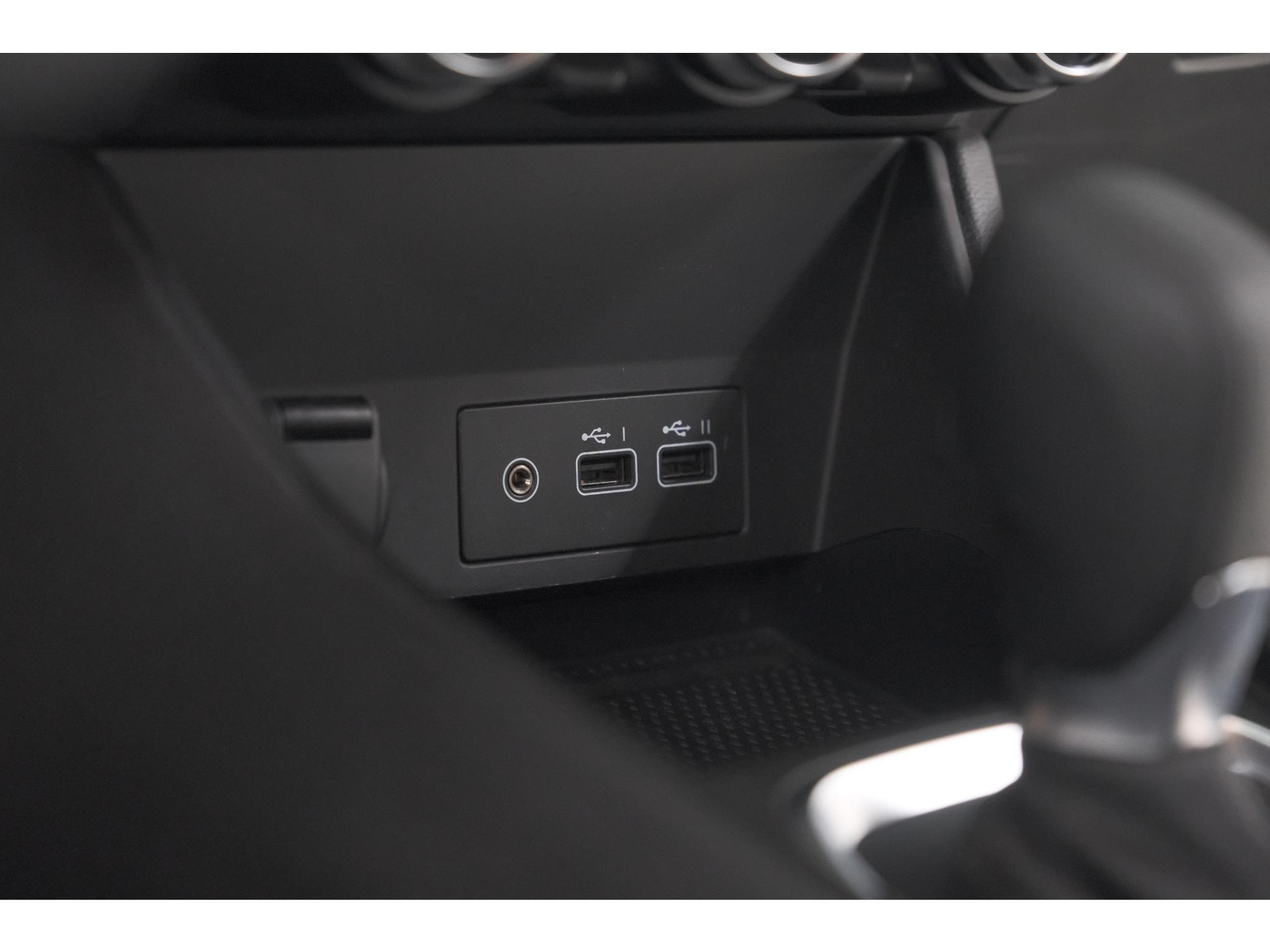 Renault Captur 1.6 E-Tech full hybrid 145 techno | Pack Full Screen | Camera | Navigatie | Allseason Banden