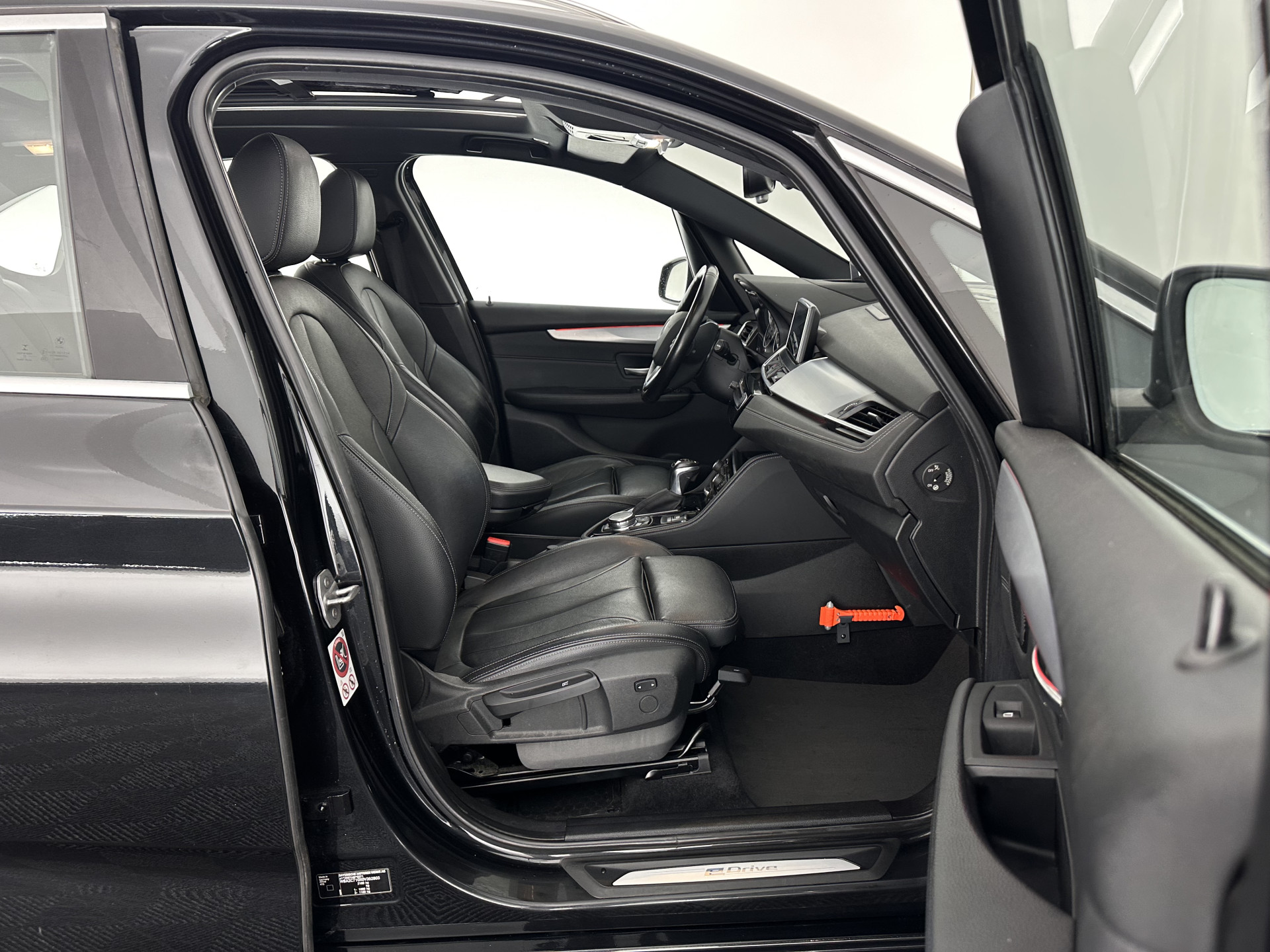 BMW 2-serie Active Tourer 225xeHigh Executive Centennial (Plug-In) Aut. *PANO | LEATHER | FULL-LED | ADAPTIVE-CRUISE | HEATED-SPORTSEATS | NAVI-FULLMAP | HIFI-SOUND | KEYLESS | PRIVACY-GLASS | PDC | TOWBAR | 18''ALU*