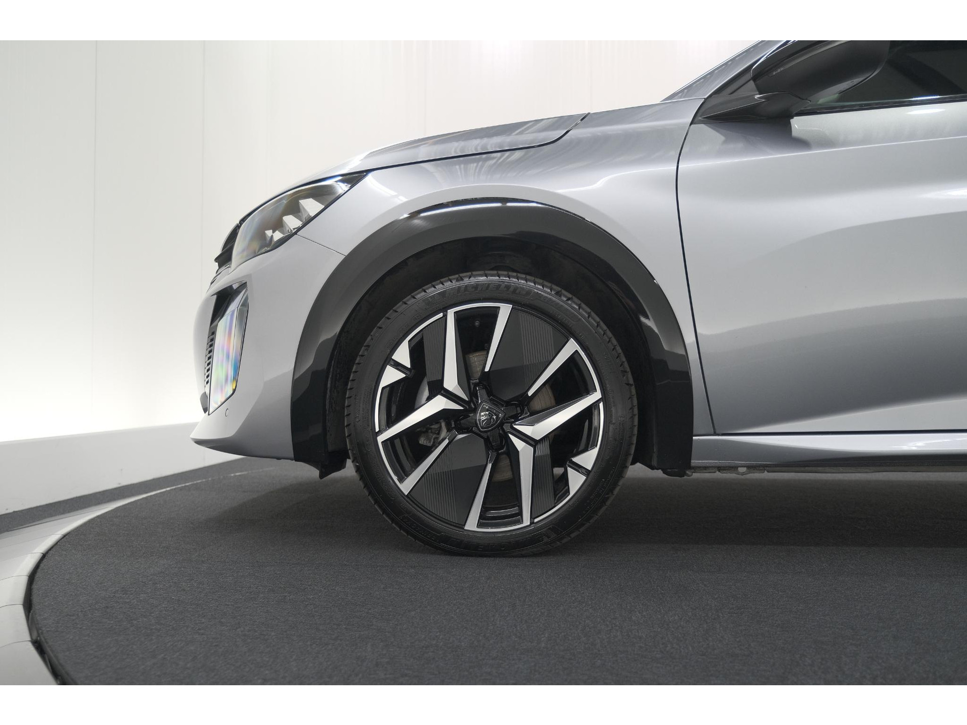 Peugeot 208 1.2 Hybrid 145 e-DCS6 GT | Alcantara Pakket | Camera | Apple Carplay | Stoelverwarming