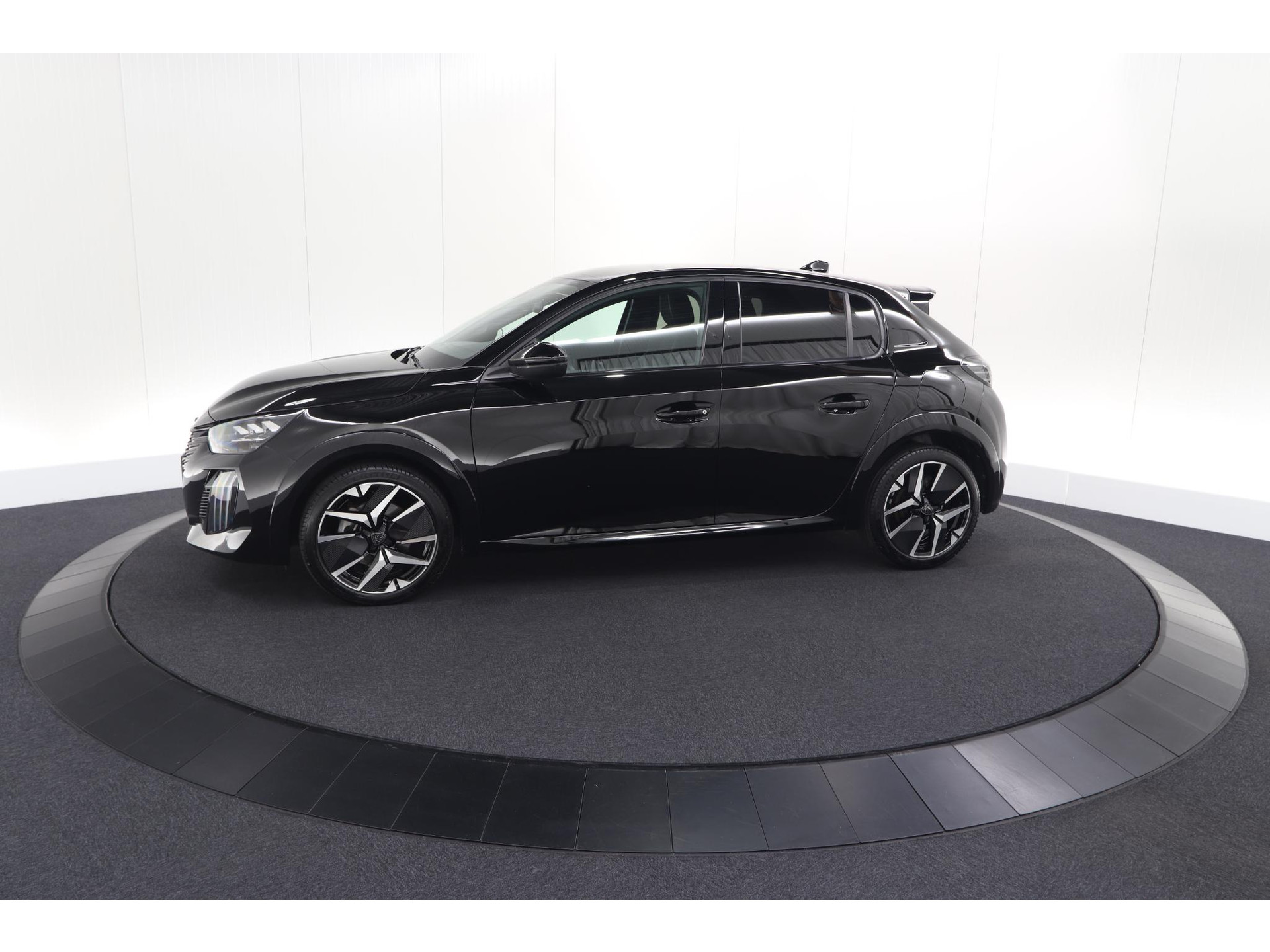 Peugeot 208 1.2 Hybrid 145 e-DCS6 GT | Alcantara Pakket | Camera | Apple Carplay | Stoelverwarming