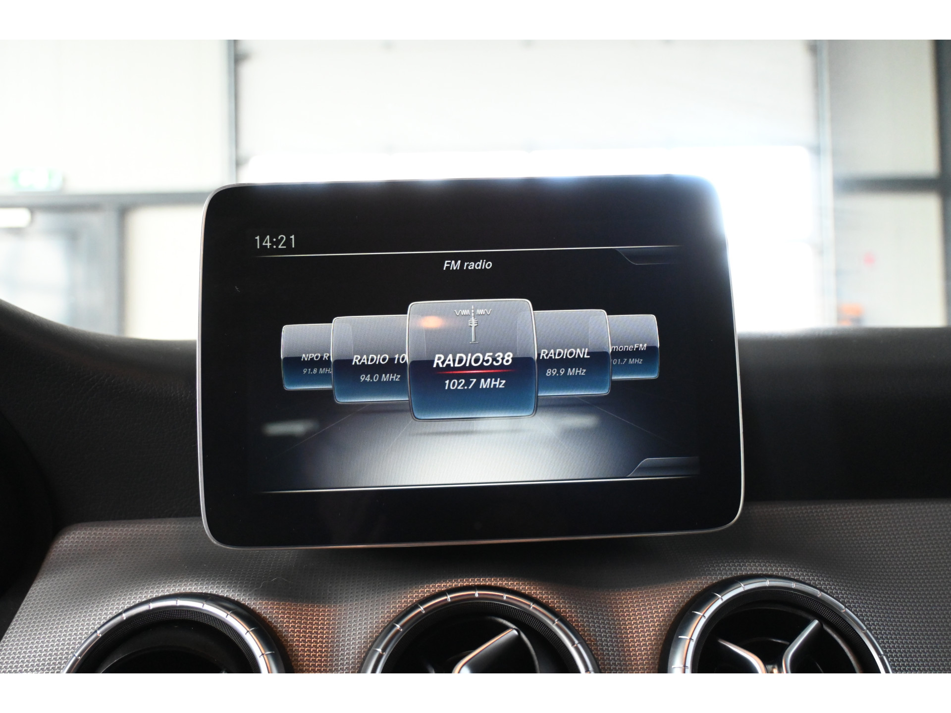 Mercedes-Benz CLA-klasse 200 Prestige AMG Automaat Clima Navigatie LED Rijklaarprijs Inruil Mogelijk!