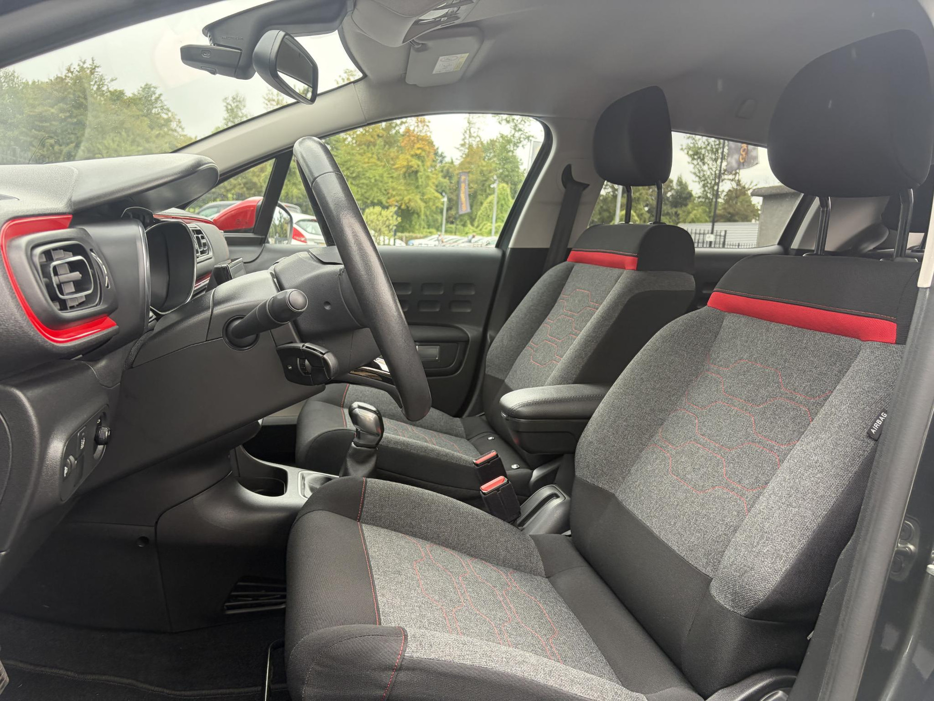 Citroen C3 1.2 PureTech S&S Shine D-riem vv in 08-2026 l 1e Eigenaar l Camera l Carplay l Navi l 110pk l Dealer Onderhouden l Clima l Cruise l 6 Bak l Pdc l Lm velgen l N.A.P l Apk tot 02-2027