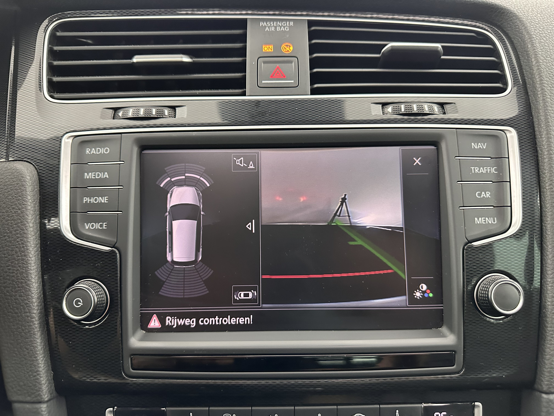 Volkswagen Golf 1.4 TSI GTE Executive-Plus-Pack Aut. *PANO | FULL-LED | LEATHER | LANE-ASSIST | BLIND-SPOT | ADAPTIVE-CRUISE | CAMERA | DAB | NAVI-FULLMAP | ECC | SHIFT-PADDLES | PDC | HEATED-SPORTSEATS | PRIVACY-GLASS | 18"ALU*