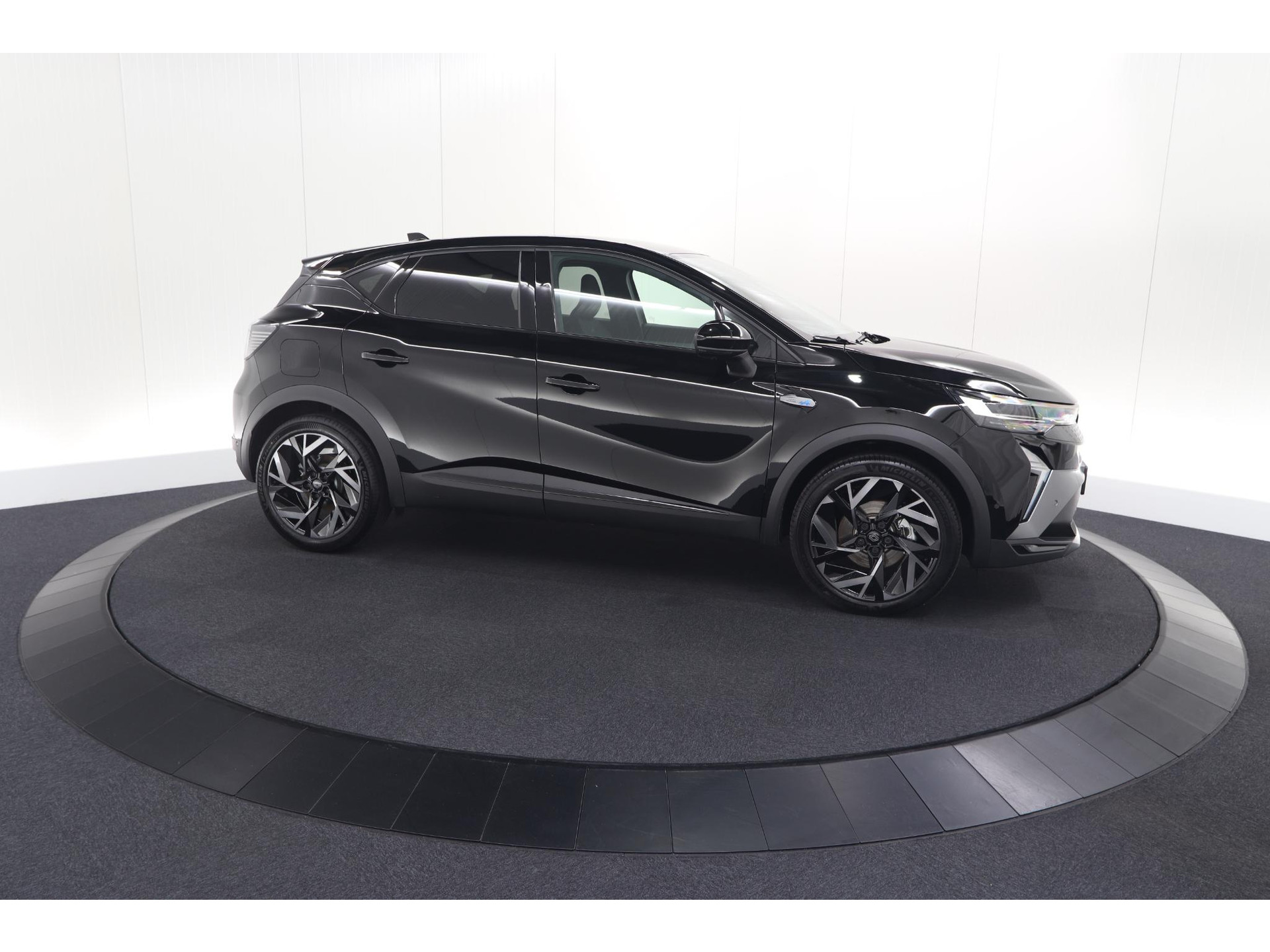 Renault Captur 1.8 E-Tech full hybrid 160 Esprit Alpine | 360 Camera | Adaptieve Cruise Control | Dodehoekdetectie | Stuurwielverwarming