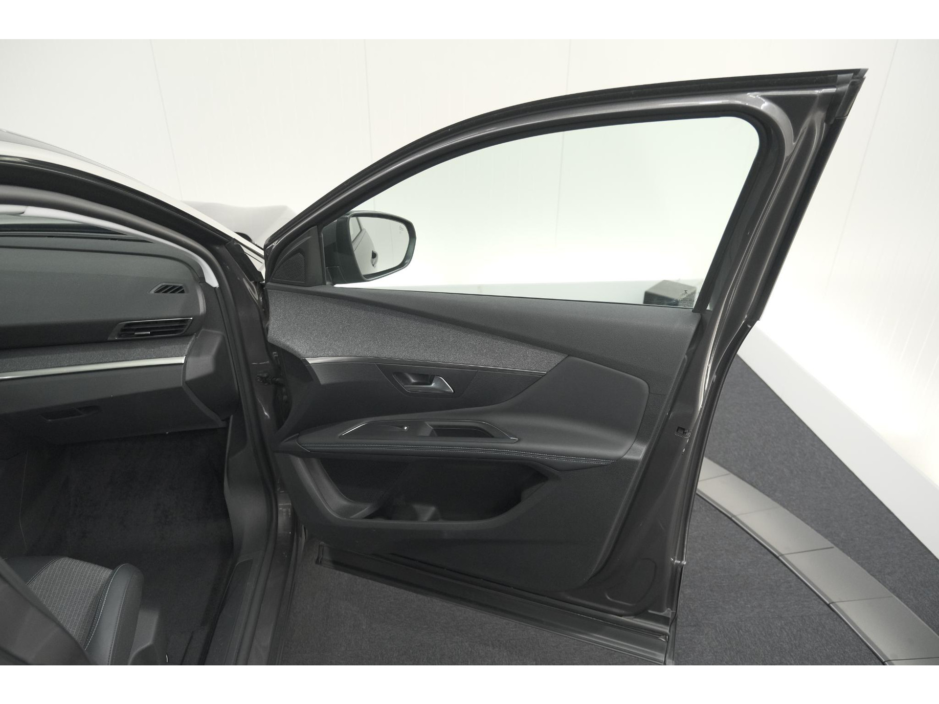 Peugeot 3008 PureTech 130 EAT8 Allure | Camera | Adaptieve Cruise Control | Elektrische Kofferklep