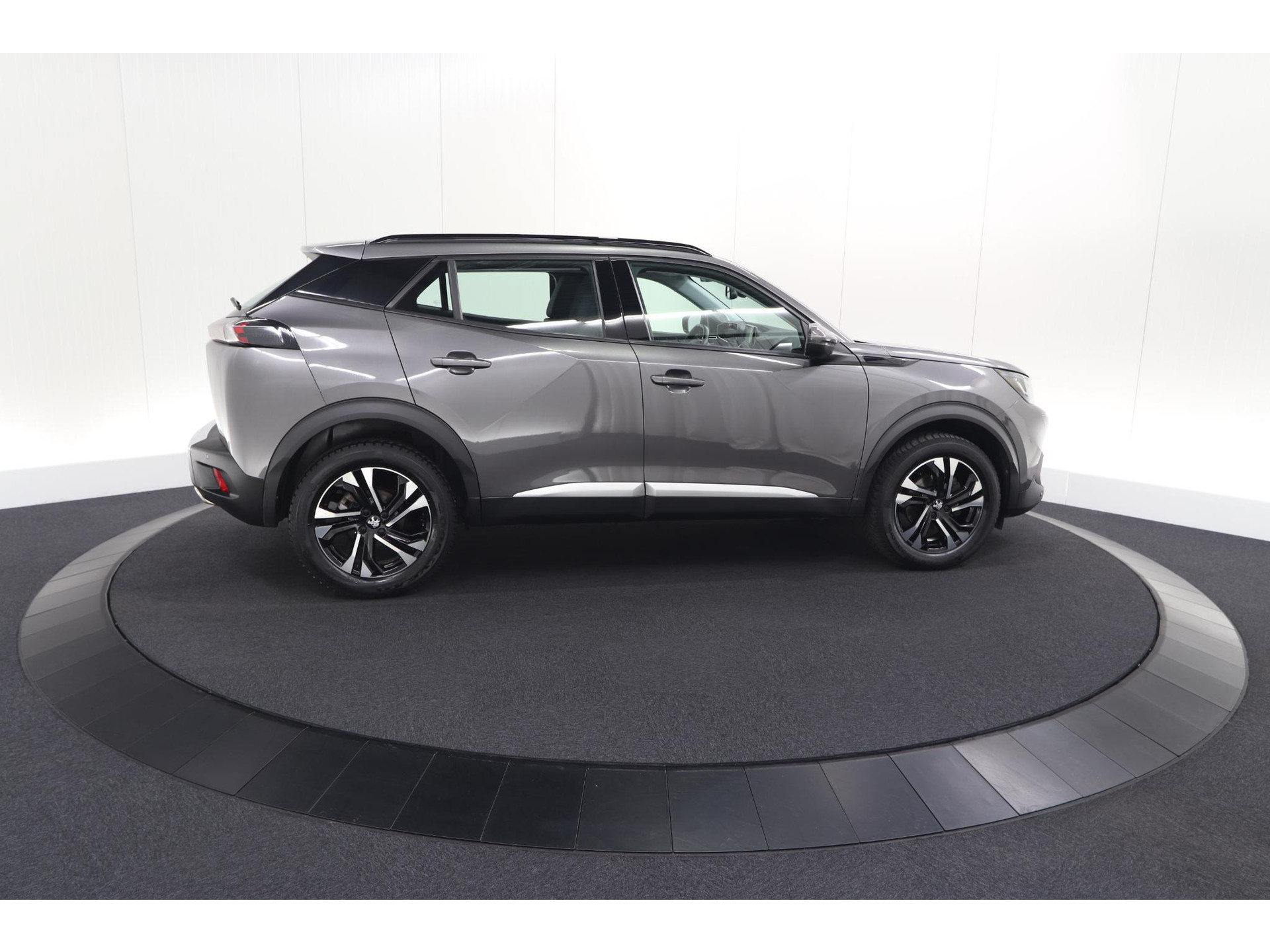 Peugeot 2008 PureTech 130 Allure | Camera | Stoelverwarming | Apple Carplay | Parkeersensoren voor + Achter