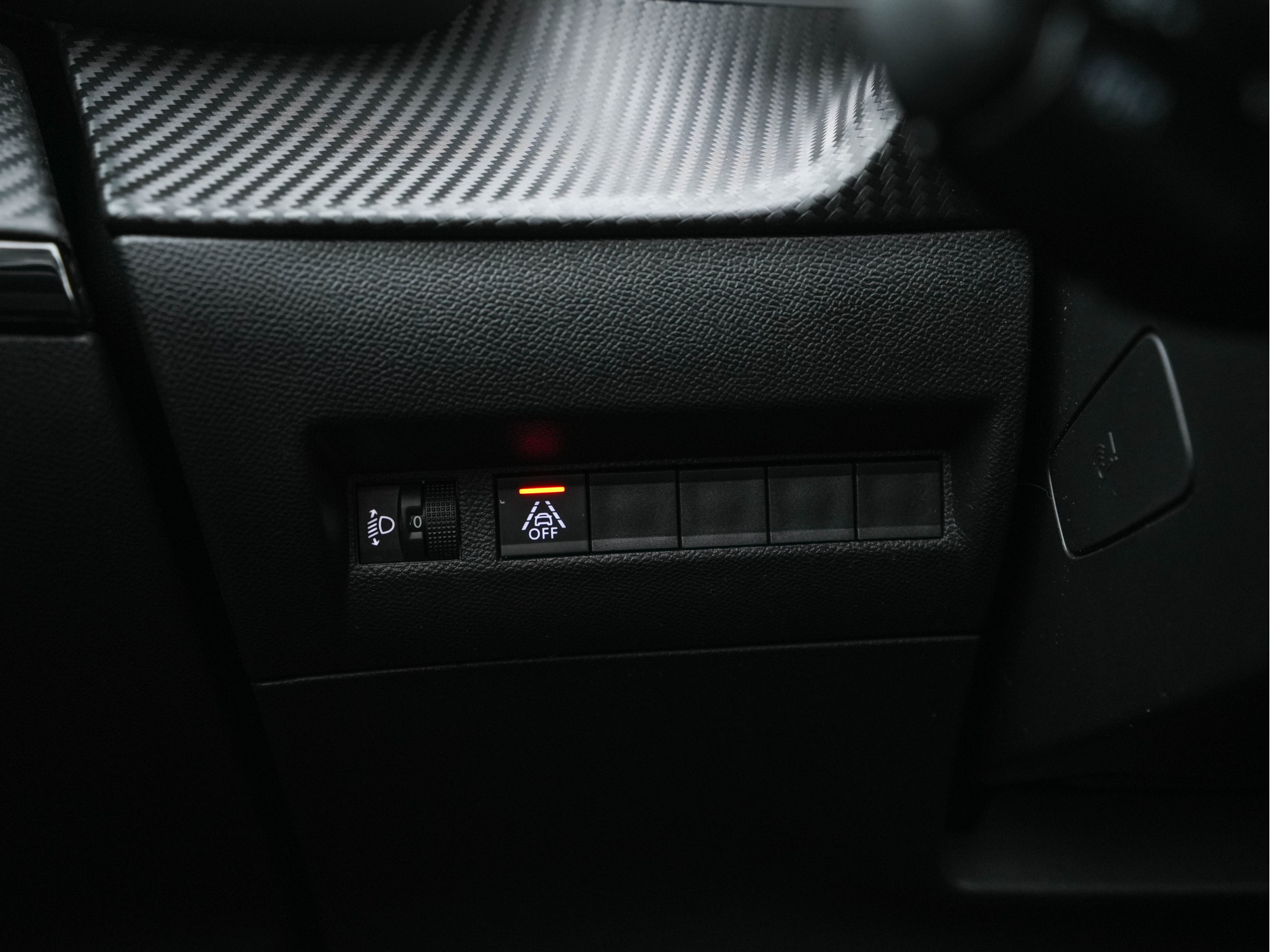 Peugeot e-2008 EV Allure 50 kWh [ 3-Fase ] {SOH-84%} (INCL-BTW) *PANO | LEATHER-FABRIC | FULL-LED | SPORT-SEATS | DIGI-COCKPIT | CAMERA | KEYLESS | PRIVACY-GLASS | DAB+ | NAVI-FULLMAP | ECC | CARPLAY | LANE-ASSIST | PDC | CRUISE | 17''ALU*