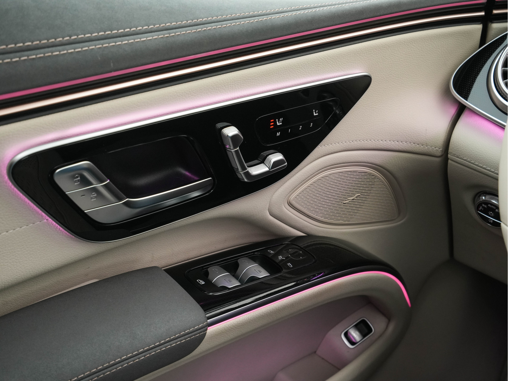 Mercedes-Benz EQS 350 Business Line 90 kWh {SOH-100%} [3-Fase] (INCL-BTW) Aut. *PANO | LEATHER | FULL-LED | MEMORY-PACK | HEATED-COMFORTSEATS | DIGI-COCKPIT | CAMERA | AMBIENT-LIGHT | NAVI-FULLMAP | BLIND-SPOT | KEYLESS | CARPLAY | PRIVACY-GLASS |