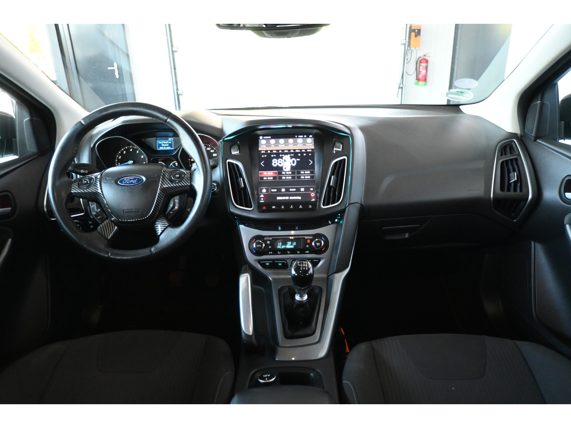 Ford Focus 1.6 EcoBoost Titanium Clima Trekhaak Pdc Cruise control 100% Onderhouden! Inruil Mogelijk!