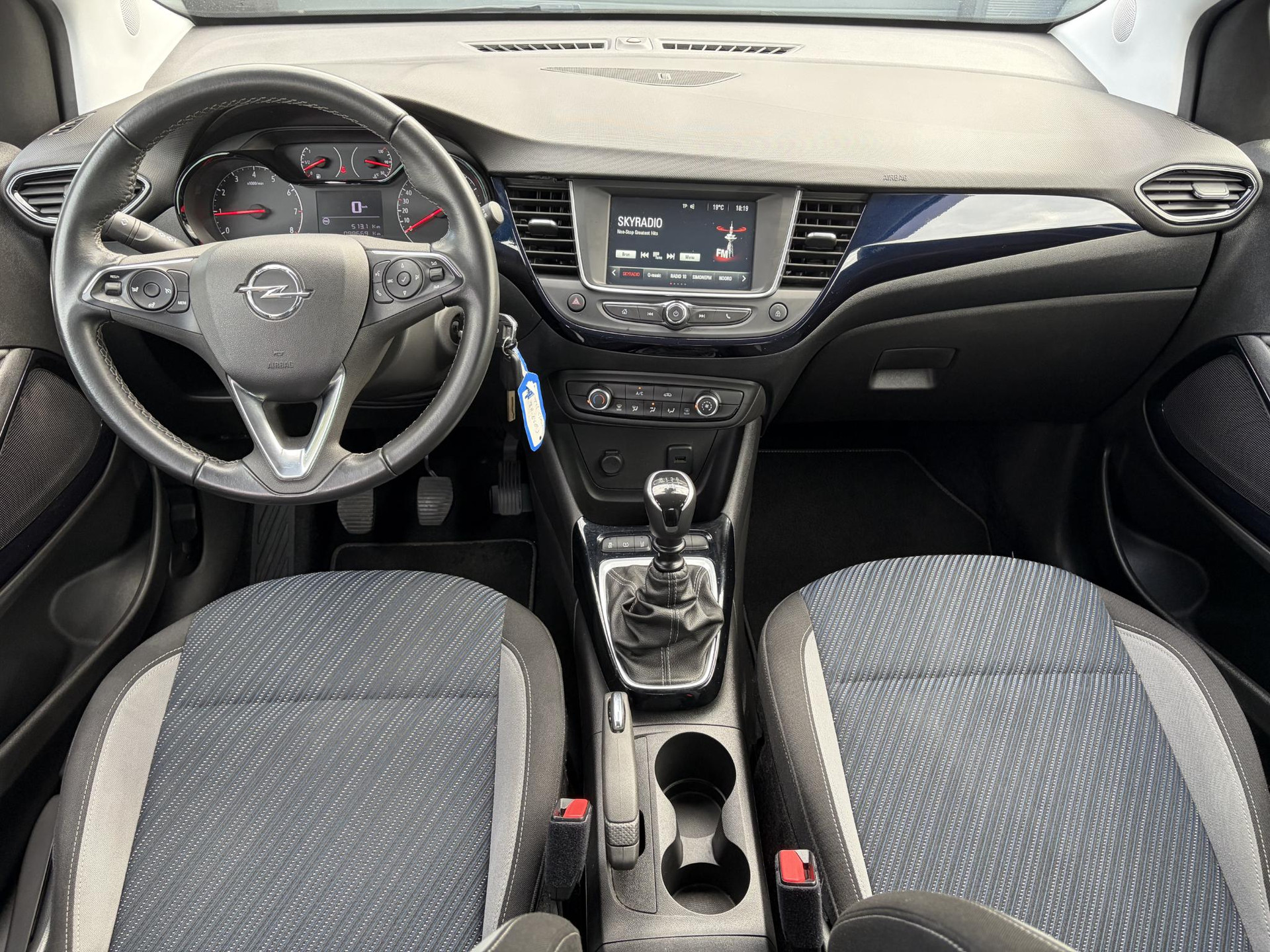 Opel Crossland X 1.2 Turbo 120 Jaar Edition ✓110pk✓D-riem vv in 2025✓2e Eigenaar✓Carplay✓Lm velgen✓N.A.P✓6 Bak✓Airco✓Cruise✓Pdc✓Rijstrooksensor✓Nieuwe Apk bij Aflevering