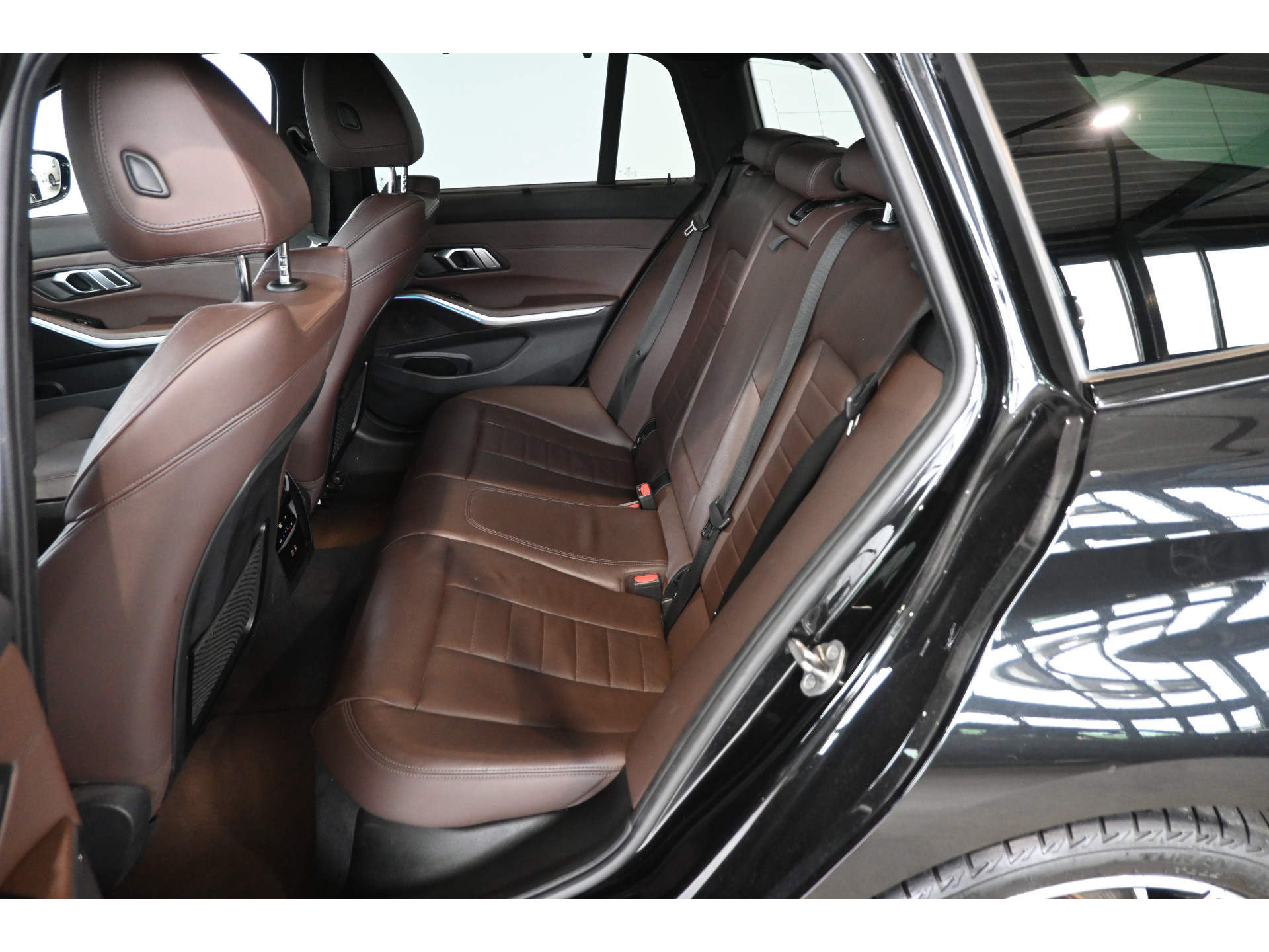 BMW 3-serie Touring 320e M-Sport Clima Cruise CarPlay LED Leder Navigatie 100% Onderhouden! Inruil Mogelijk!