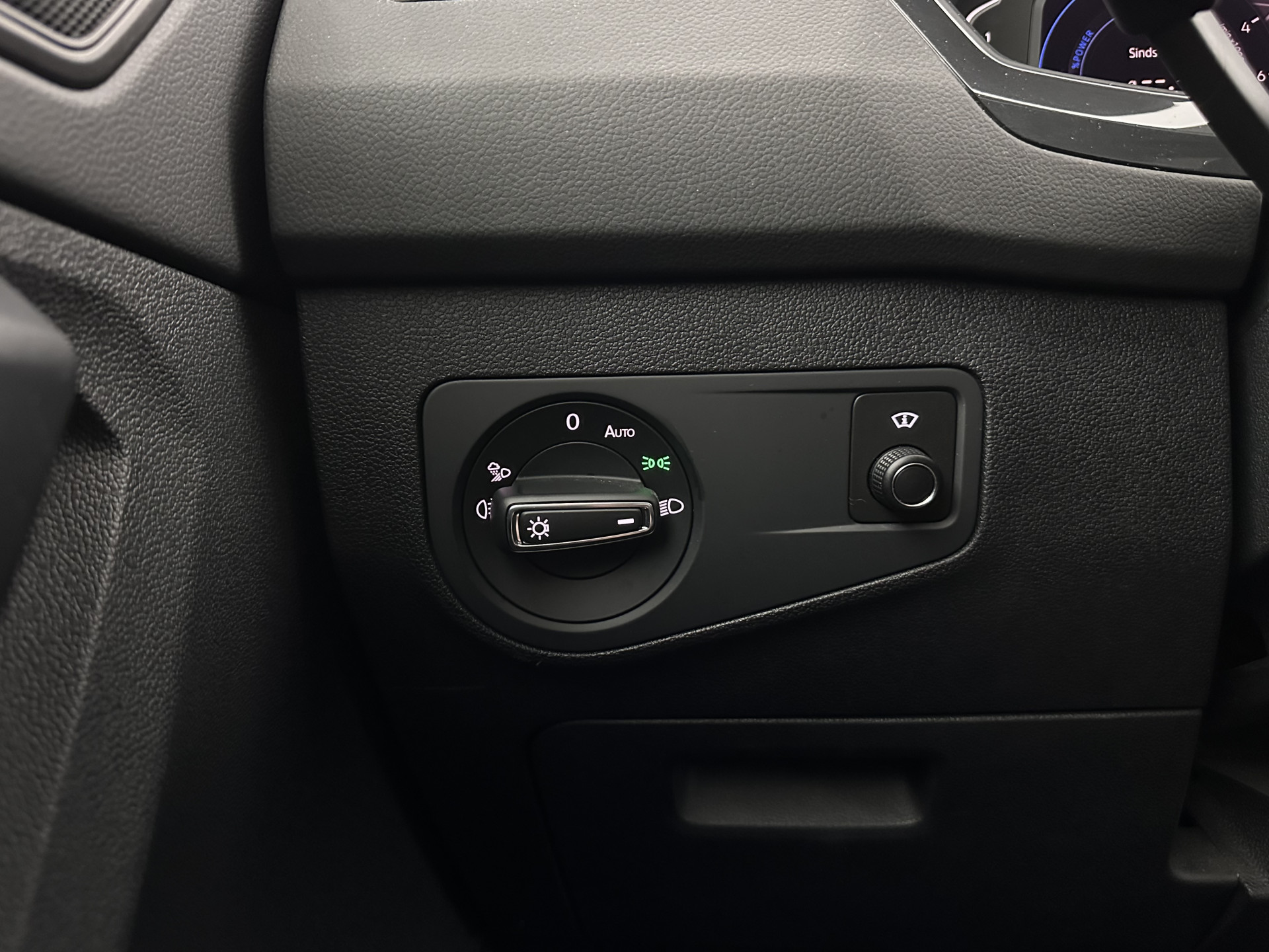 Volkswagen Tiguan 1.4 TSI Black-Style R-Line Business eHybrid ( Plug-in ) (INCL-BTW) *HEAD-UP | FULL-LED | ADAPTIVE-CRUISE | TOPVIEW | KEYLESS | DIGI-COCKPIT | HEATED-COMFORTSEATS | NAVI-FULLMAP | DAB+ | PRIVACYGLASS | ECC | CARPLAY | PDC | 20''ALU