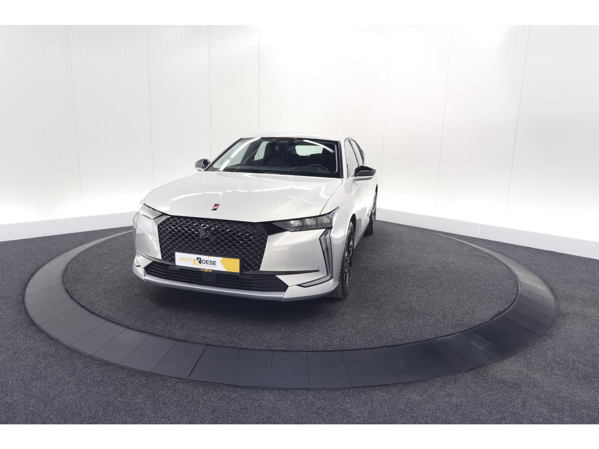 DS 4 PureTech 130 EAT8 Performance Line | Camera | Apple Carplay | Alcantara® bekleding | Parkeersensensoren