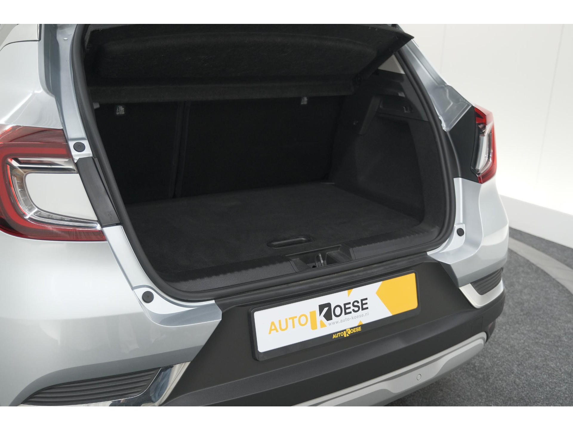 Renault Captur TCe 140 EDC Techno | Camera | 9.3 Inch Groot Scherm | Stoelverwarming | Apple Carplay