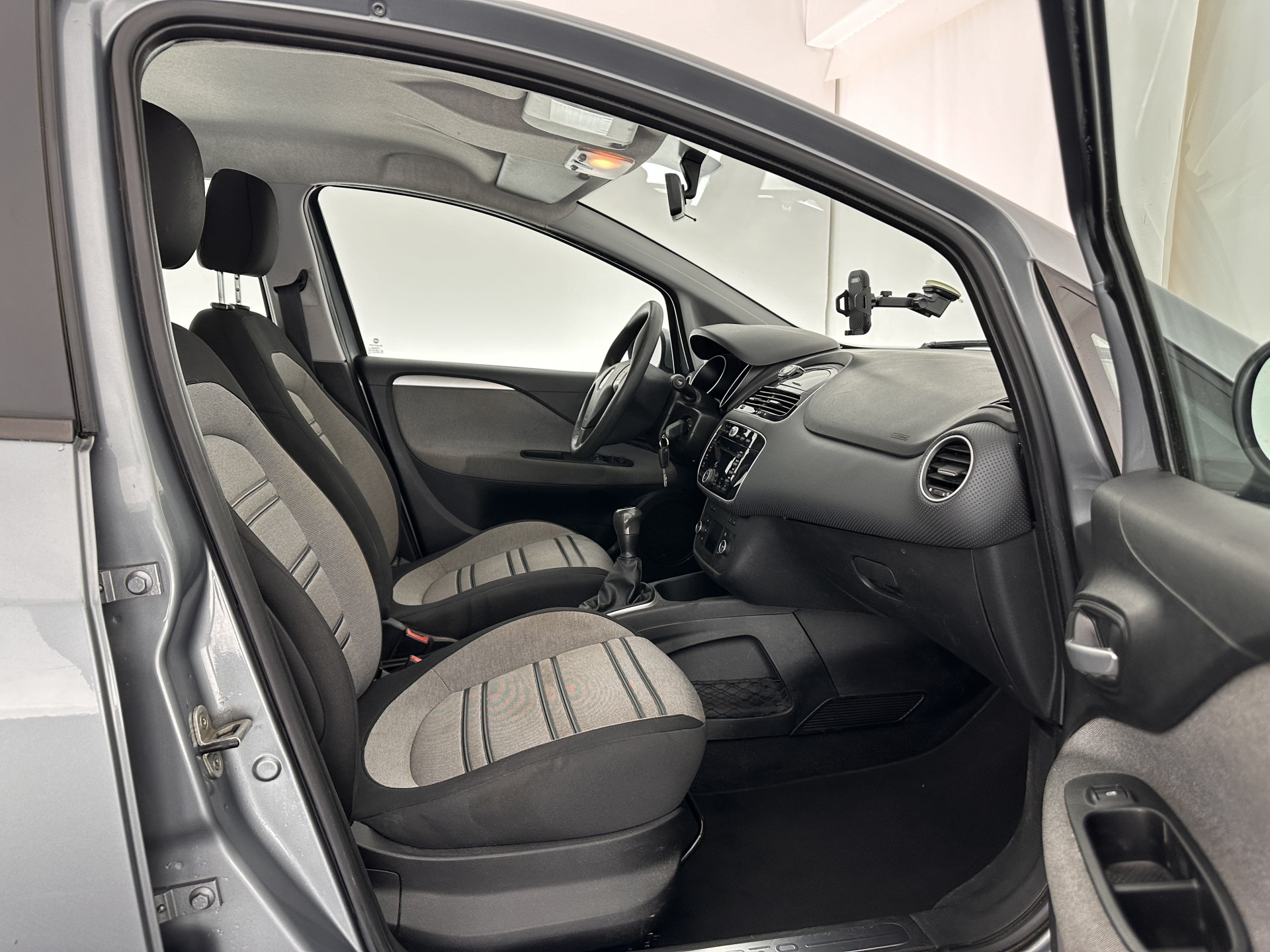 Fiat Punto Evo 1.3 M-Jet Dynamic *ECC | PDC | CRUISE | COMFORT-SEATS | TOWBAR | RADIO-CD/MP3 | 15''ALU *