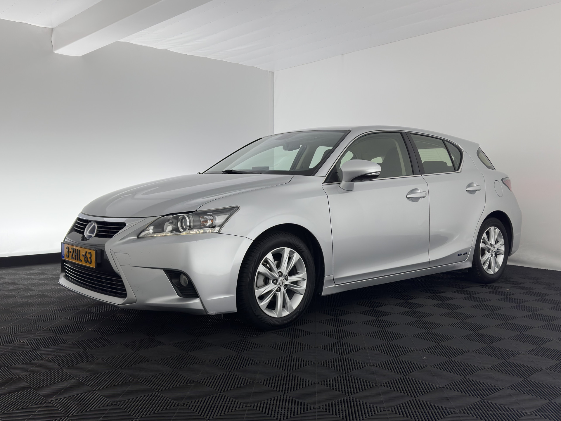Lexus CT 200h Business Line Aut.*NAVI-FULLMAP | ALCANTARA | COMFORT-SEATS | CAMERA | ECC | CRUISE | 16''ALU*