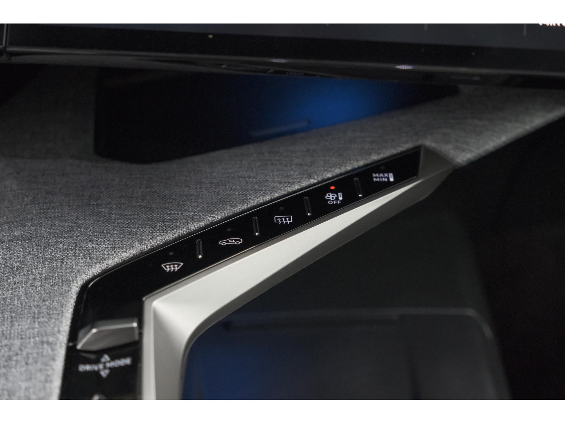 Peugeot 3008 1.2 Hybrid 145 GT | Panoramadak | Focal Hi-Fi | 360 Camera | Elektronische kofferklep