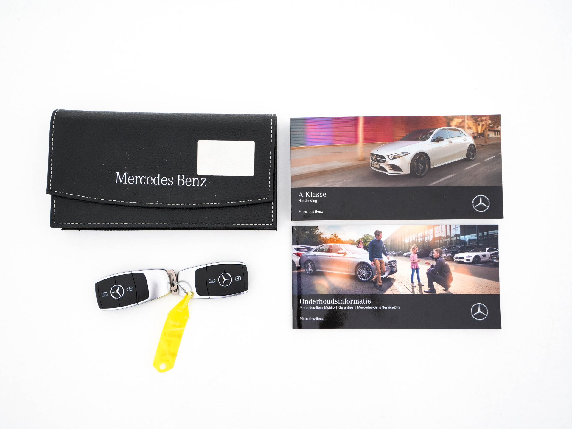 Mercedes-Benz A-klasse 160 AMG-Sportpack Business-Solution (INCL-BTW) *WIDESCREEN-DIGI-COCKPIT | FULL-LED | LEATHER-MICROFIBRE | CAMERA | DYNAMIC-SELECT | CRUISE | HEATED-SPORTSEATS | PRIVACY-GLASS | DAB | AMBIENT-LIGHT | 18"ALU*