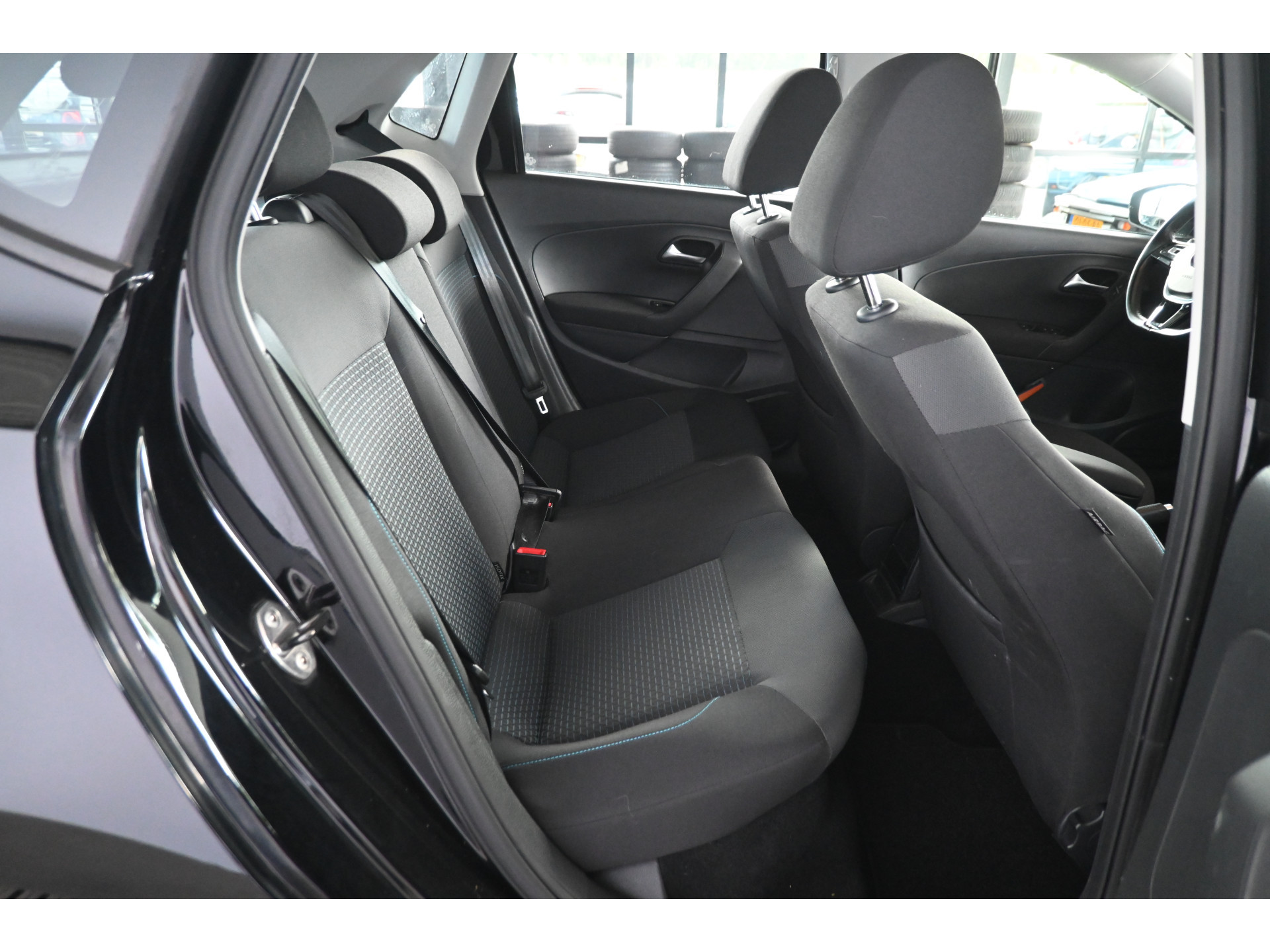 Volkswagen Polo 1.0 BlueMotion Edition Clima Navigatie Cruise Control Goed Onderhouden! Inruil Mogelijk!