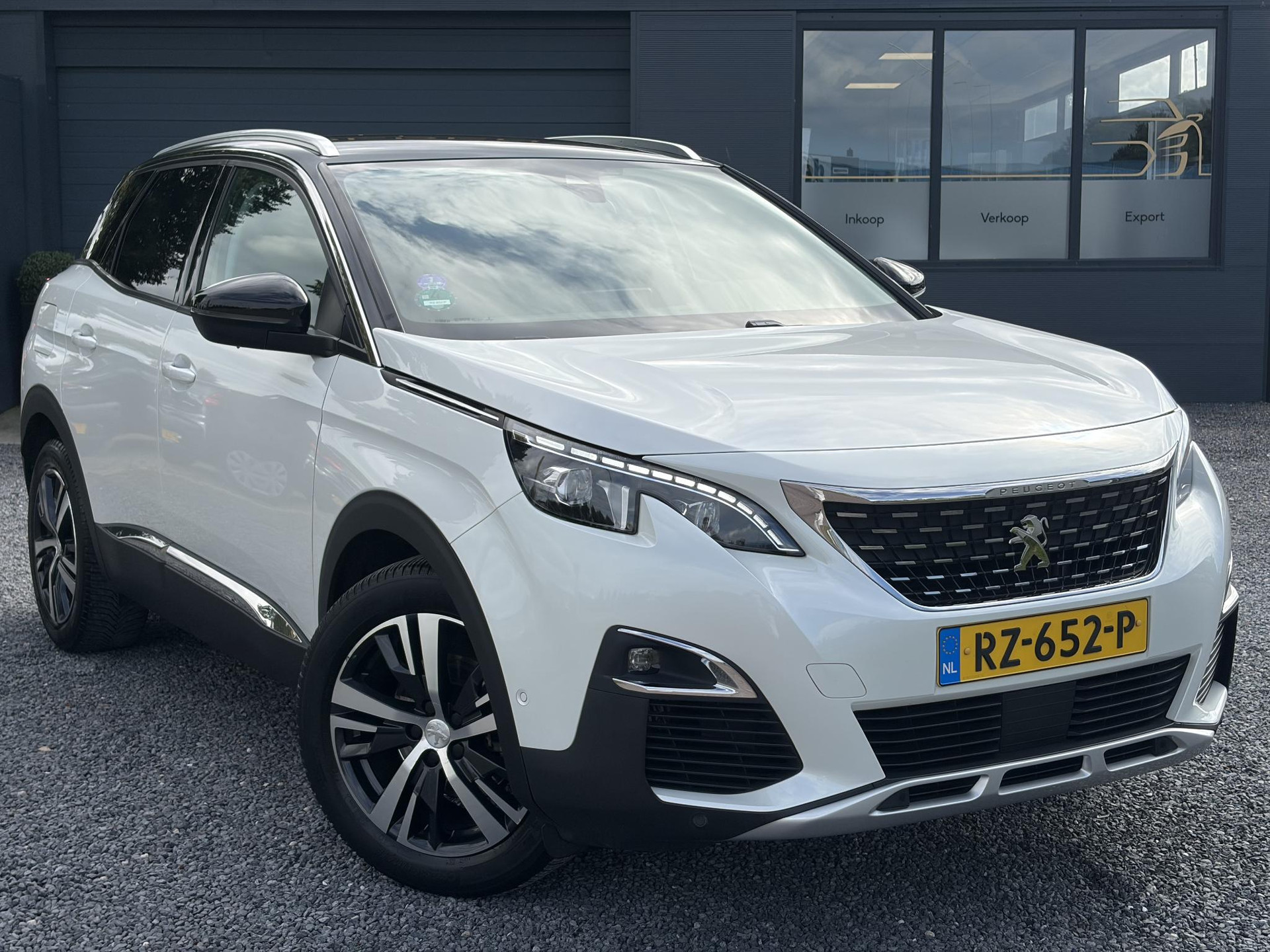 Peugeot 3008 1.2 PureTech Allure ✓1e Eigenaar✓D-riem vv 2024✓360° Camera✓Navi✓Trekhaak✓Carplay✓131pk✓Dealer Onderhouden✓Keyless✓Memory stoelen✓Halfleder✓Pdc V+A✓Stoelverw✓Dodehoeksensor✓17''Lm velgen✓N.A.P✓Apk tot 03-2027