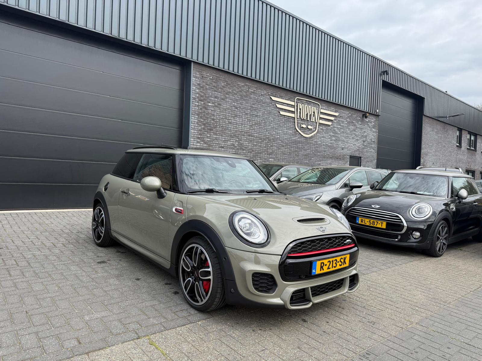 MINI Mini 2.0 John Cooper Works Chili | 1E EIGENAAR | 3/6/12MND GARANTIE | 230PK | PANO | ACC | CARPLAY | LED | HEAD-UP | NAVI | DAB |
