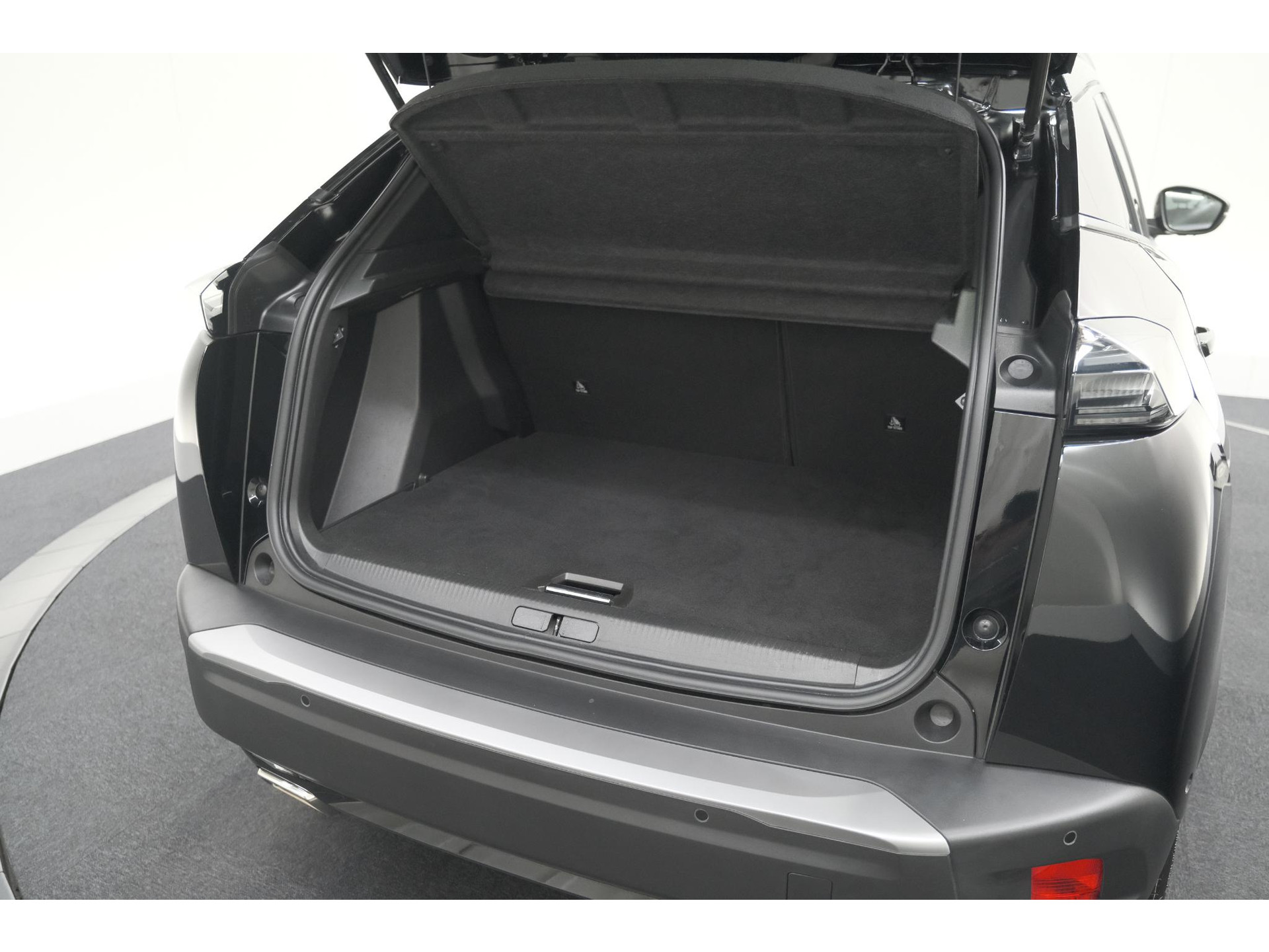 Peugeot 2008 1.2 Hybrid 145 Allure | 360 Camera | Adaptieve Cruise Control | Navigatie | Dodehoekdetectie