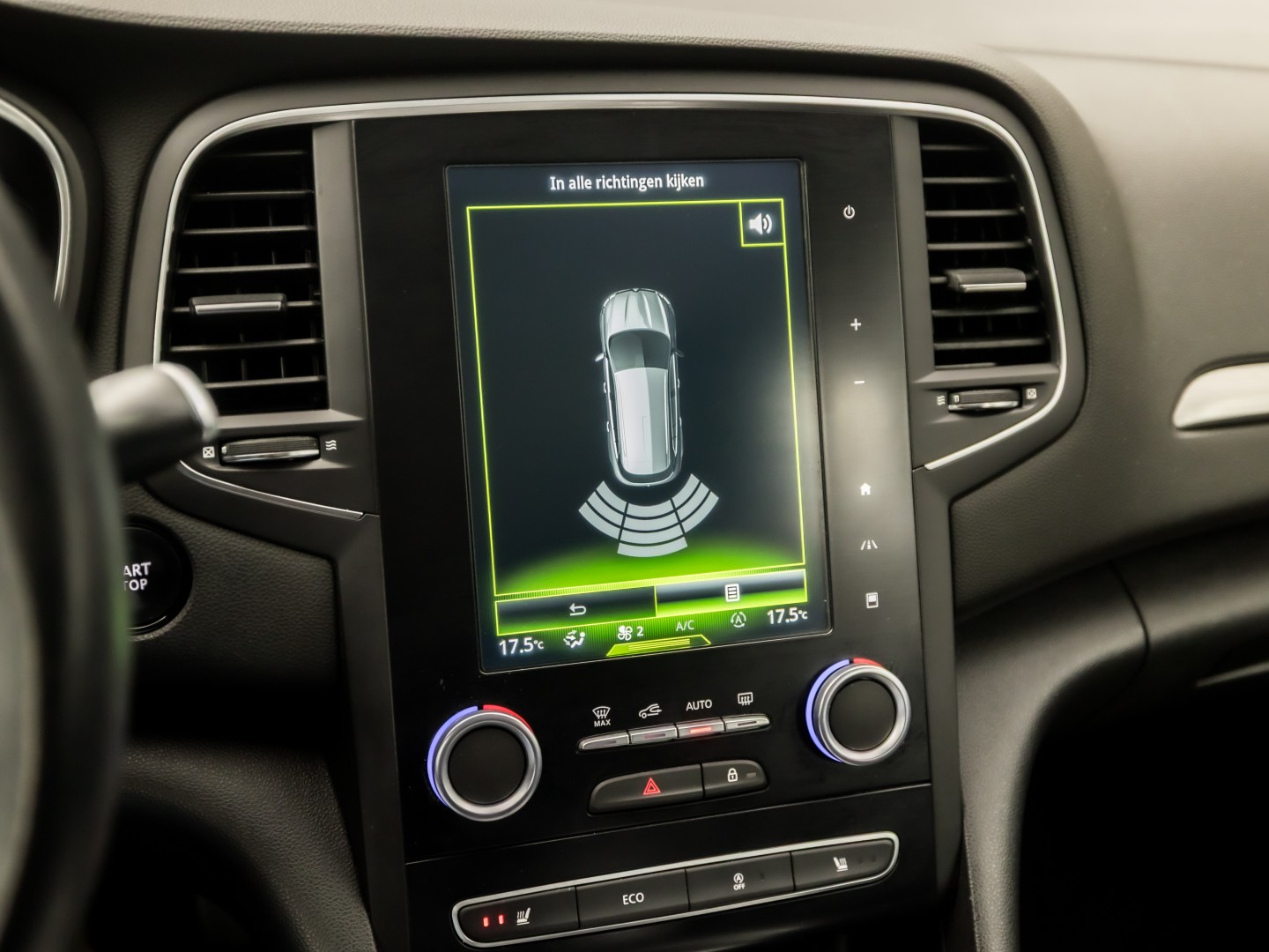 Renault Mégane Estate 1.2 TCe Bose Automaat (VIRTUAL COCKPIT, GROOT NAVI, LEDER/ALCANTARA, GETINT GLAS, STOELVERWARMING, SPORTSTOELEN, TREKHAAK, PARKEERSENSOREN, NIEUWSTAAT)