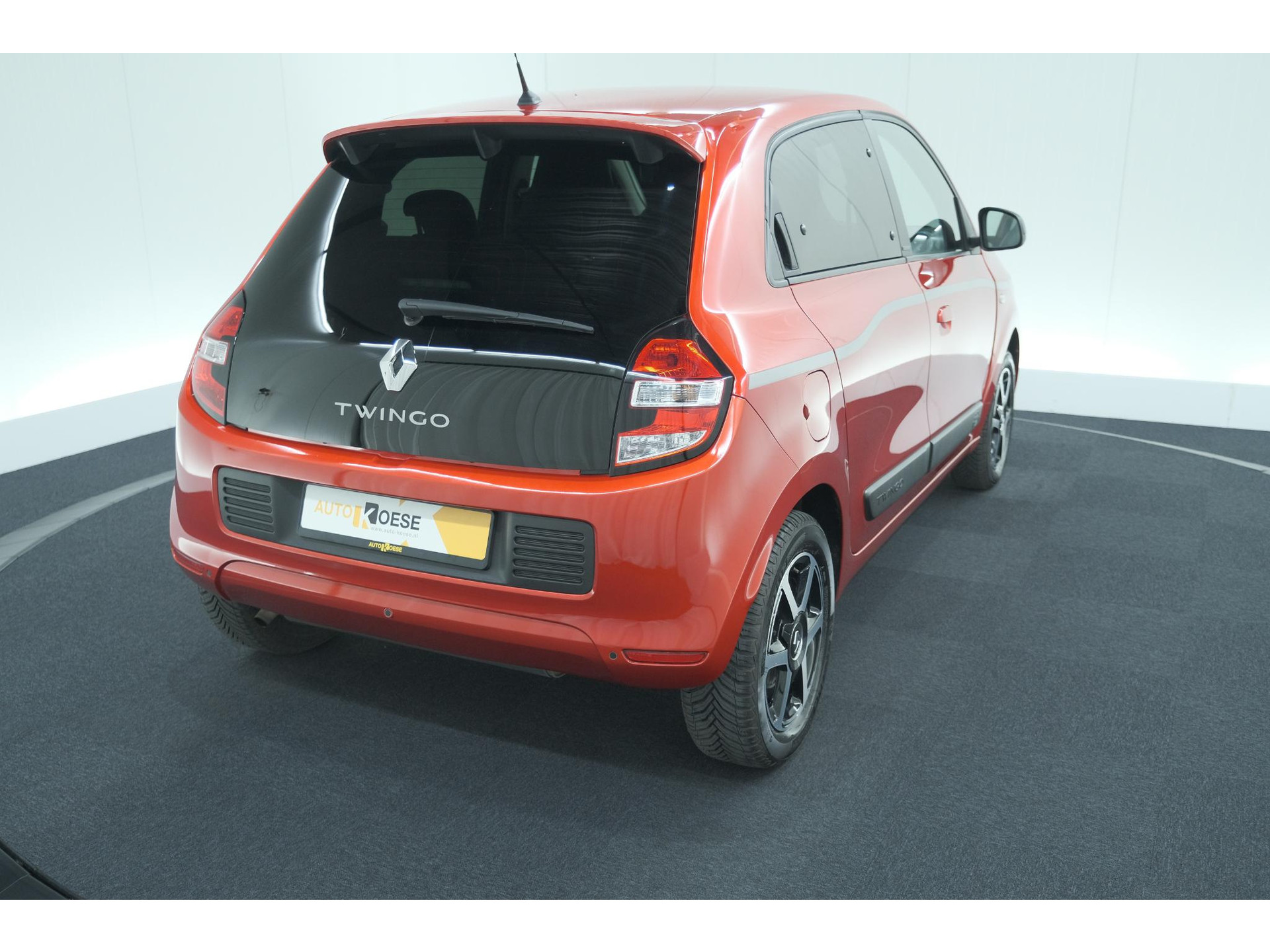 Renault Twingo 1.0 SCe Limited | Automaat | Parkeersensoren | Allseason Banden | Bluetooth Radio